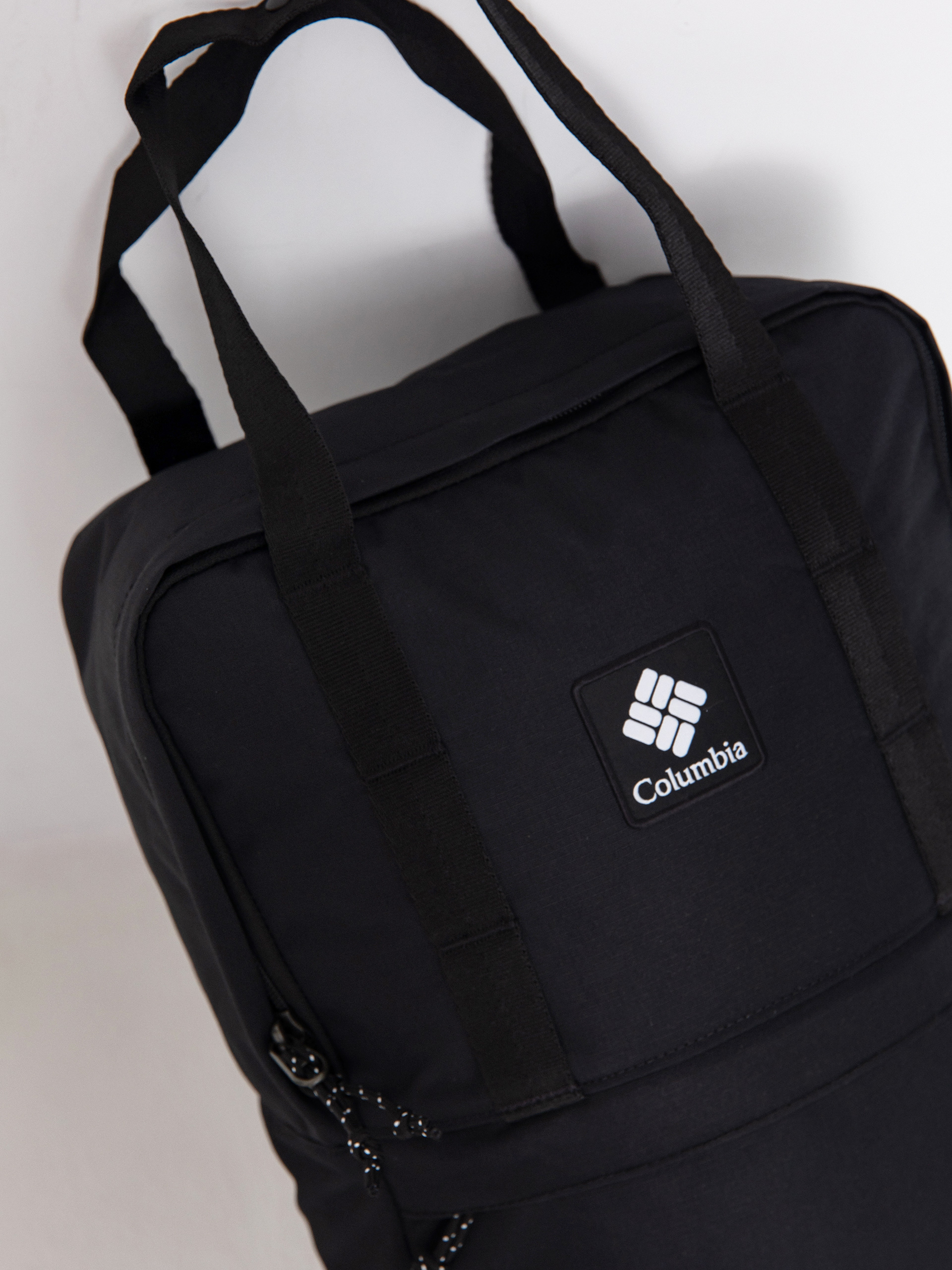 Columbia Trail Traveler 18L Backpack (black)