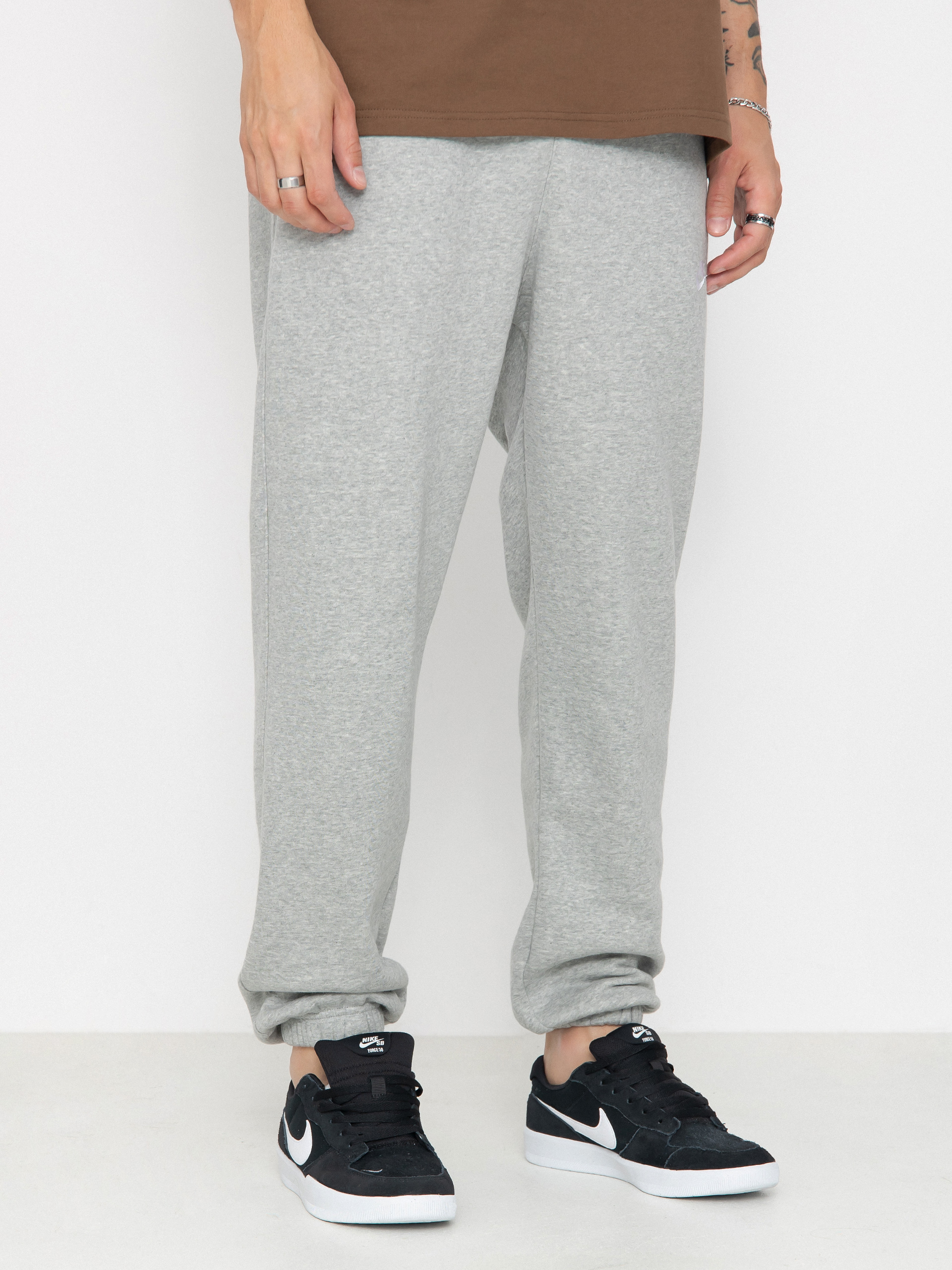 Nike SB Club Fleece Pants (dk grey heather/matte silver/white)