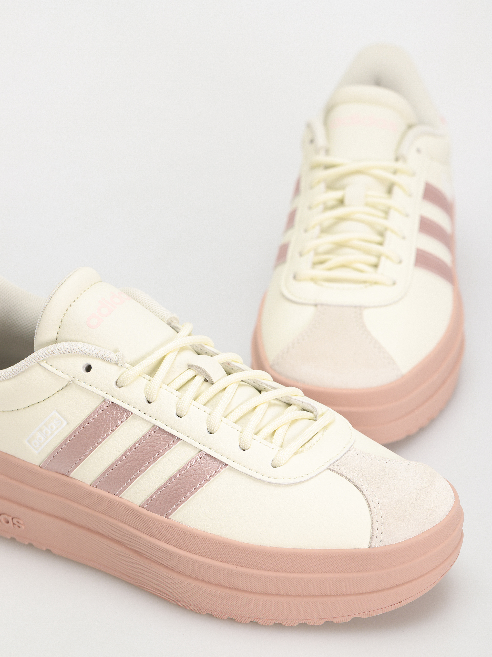 adidas Originals Vl Court Bold Wmn Shoes (ivory/sapime/sanpin)