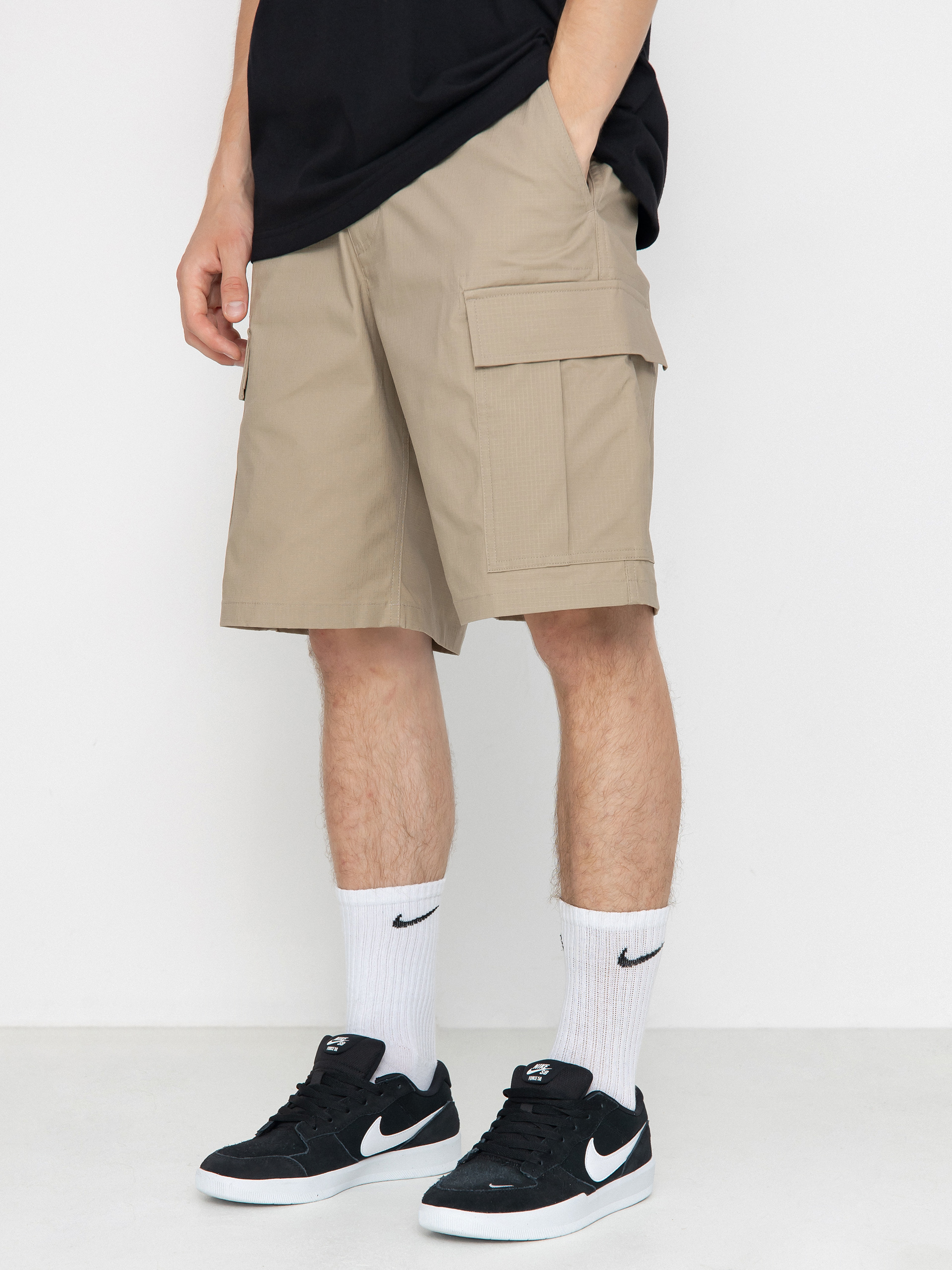 Nike sb with shorts best sale