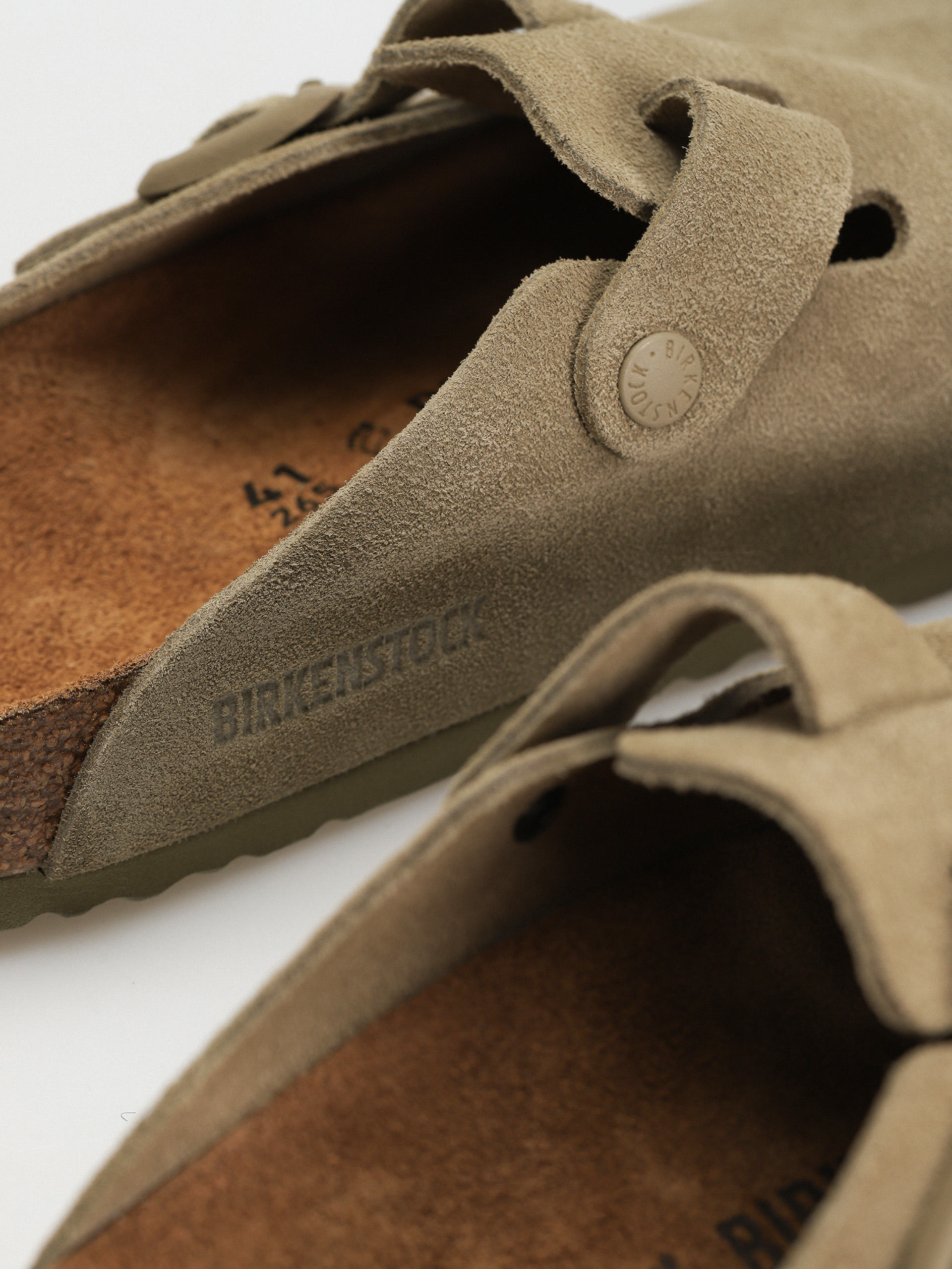 Birkenstock Boston Suede Leather Regular Flip-flops (faded khaki)