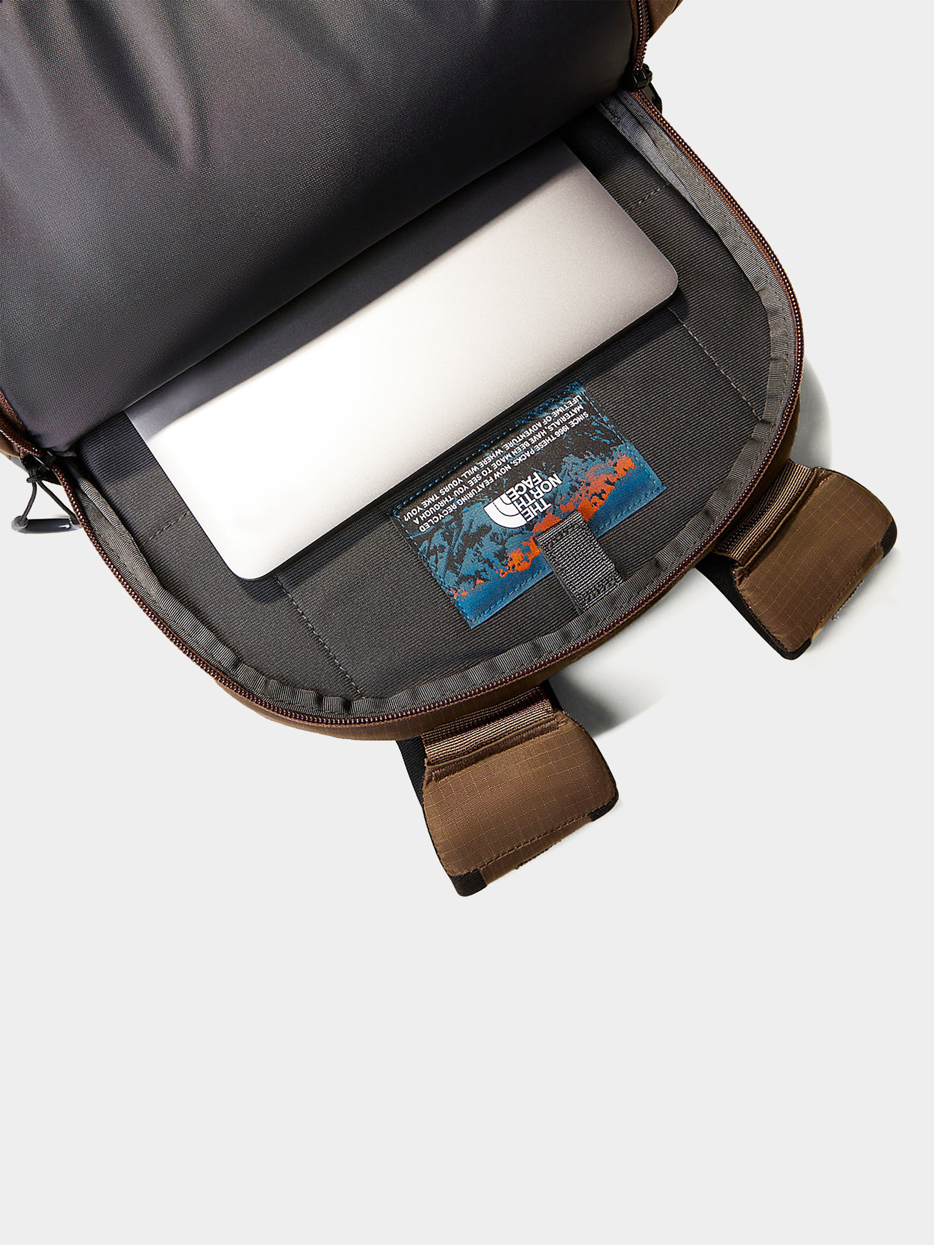 The North Face Rucksack Borealis (smokey brown/tnf black)