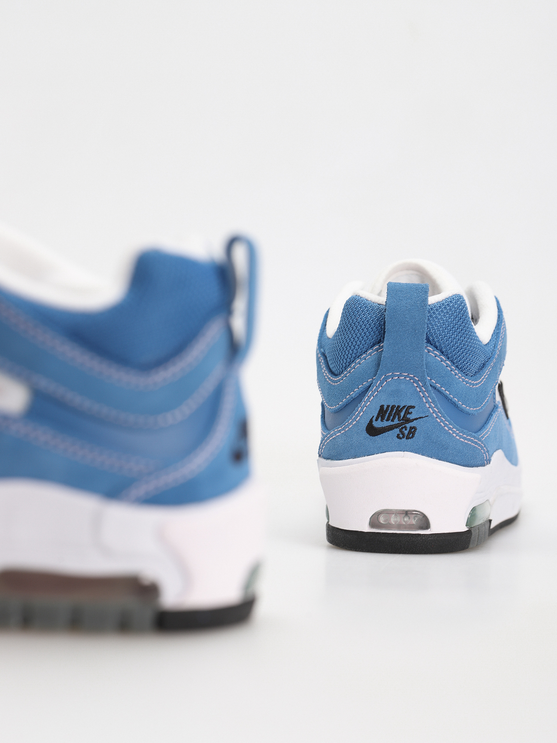 Nike SB Air Max Ishod Shoes (star blue/black white med soft pink)