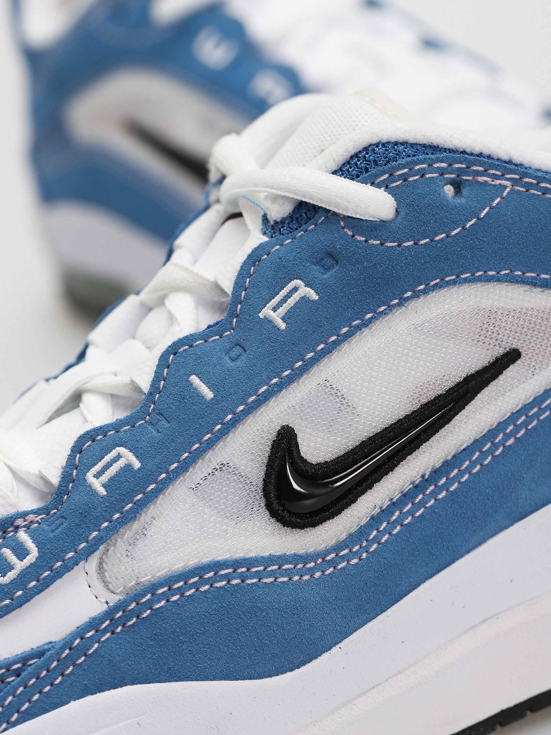 Nike SB Air Max Ishod Shoes (star blue/black white med soft pink)