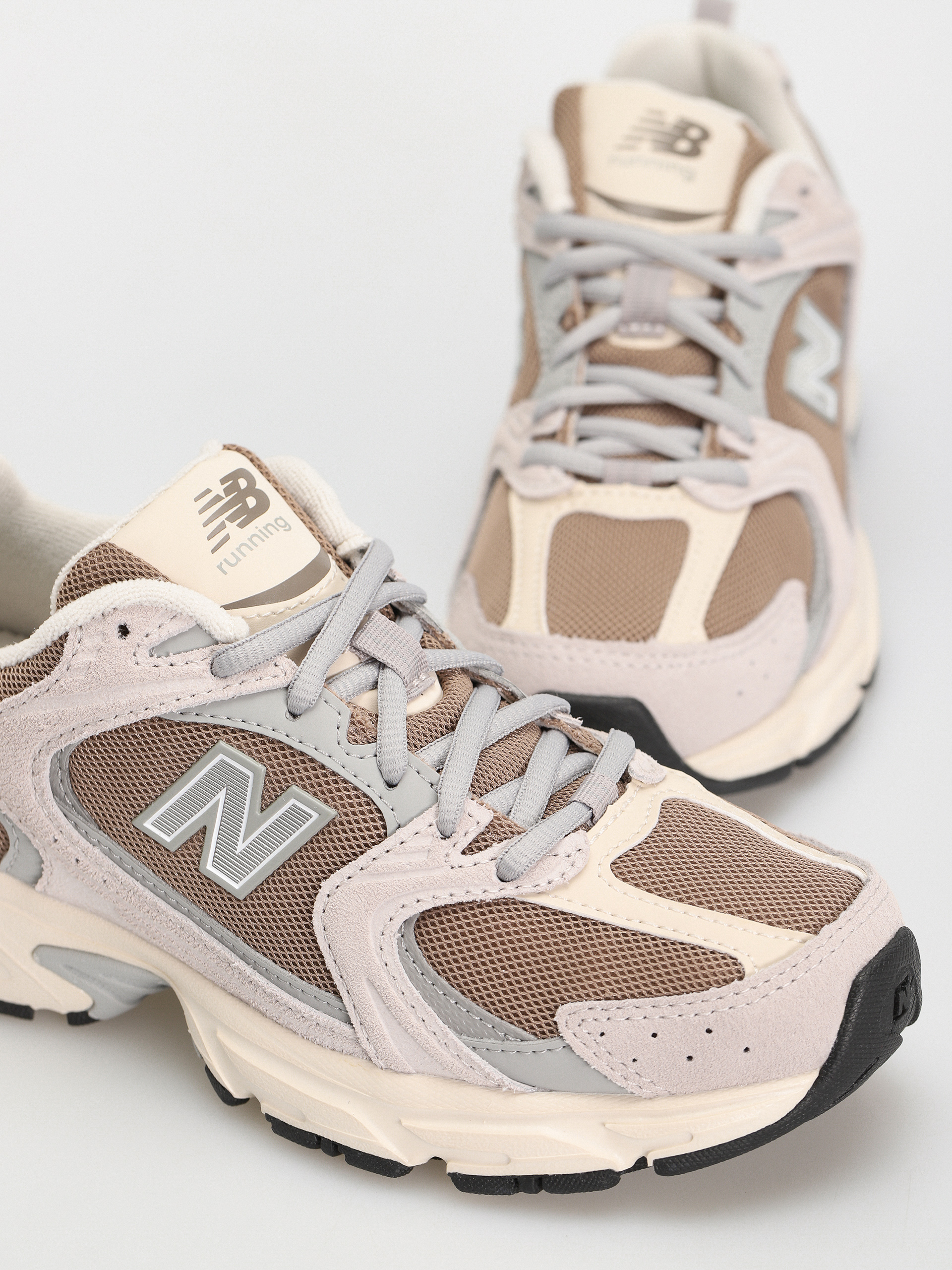 New Balance 530 Shoes (moonrock)