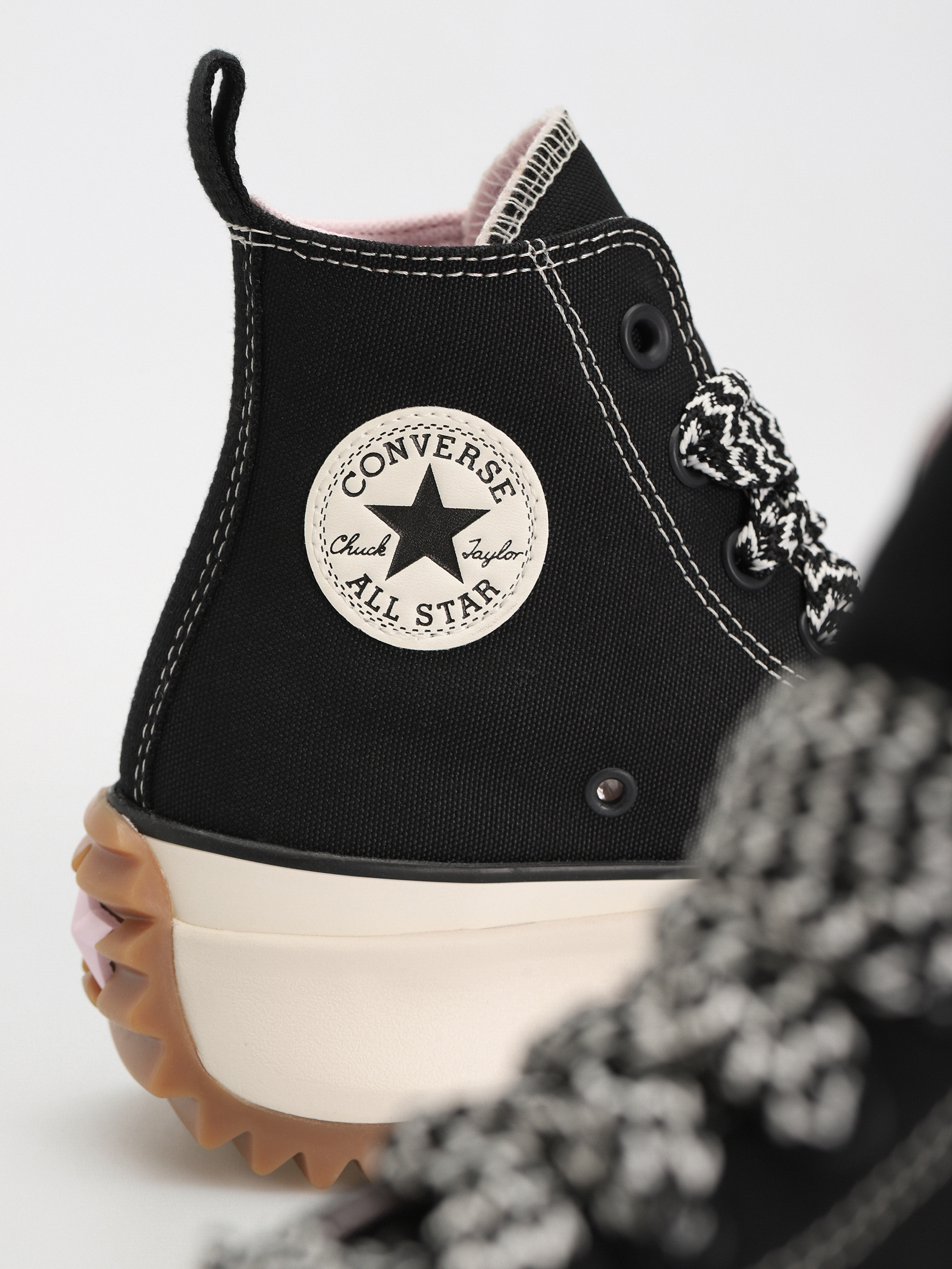 Converse Shoes Run Star Hike Hi (black/pink foam/egret)