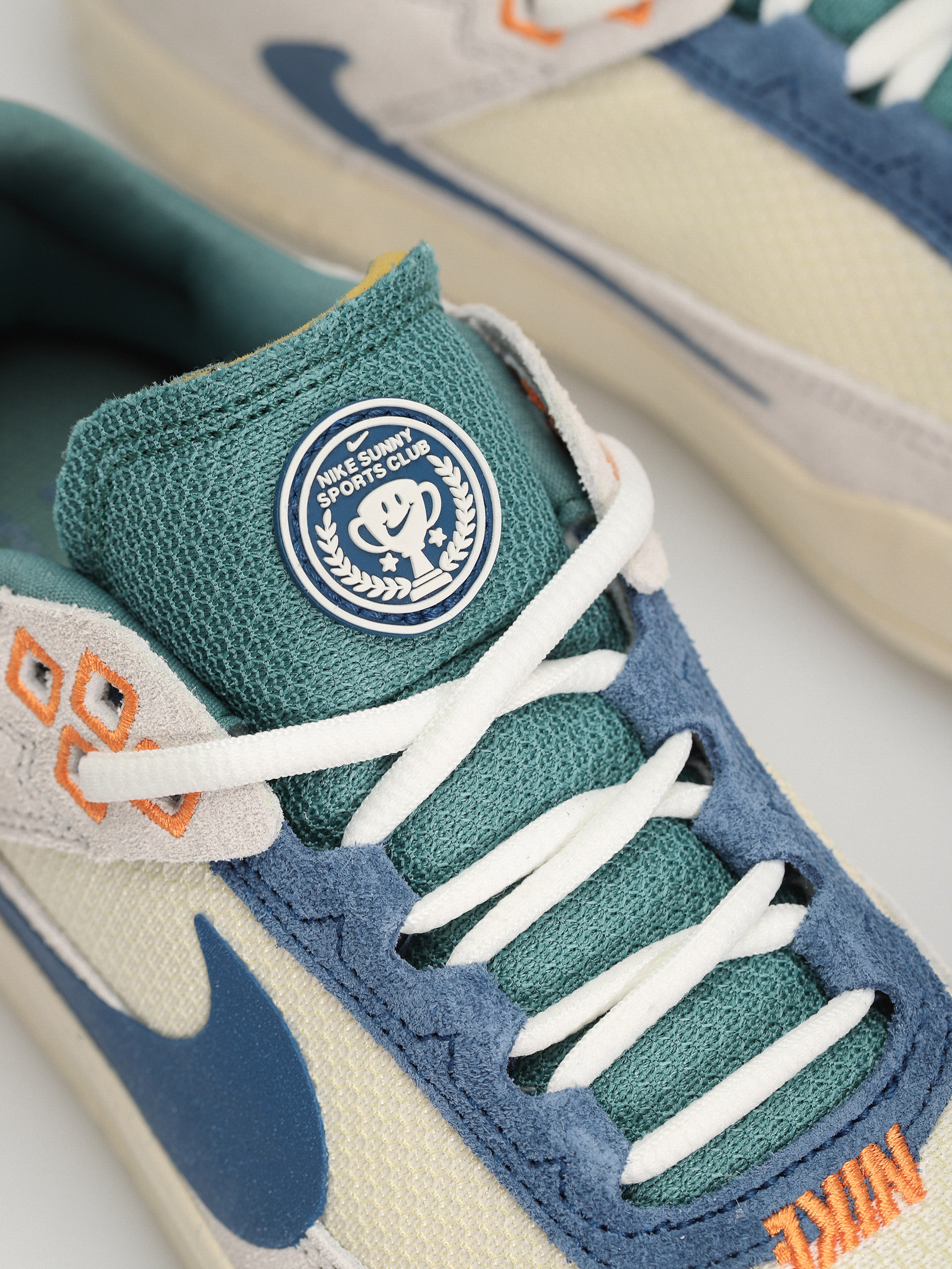 Nike SB Schuhe Day One JR (sail/court blue coconut milk photon dust)