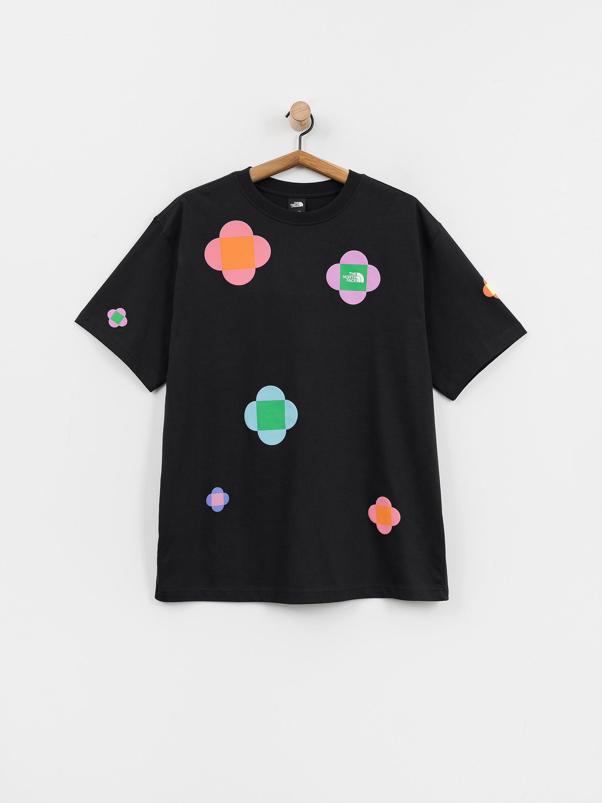 ★海外★ノースフェイス NSE x Yinka Ilori Tシャツ 関税込★ The North Face NSE x Yinka Ilori Blossom T-Shirt in Tnf