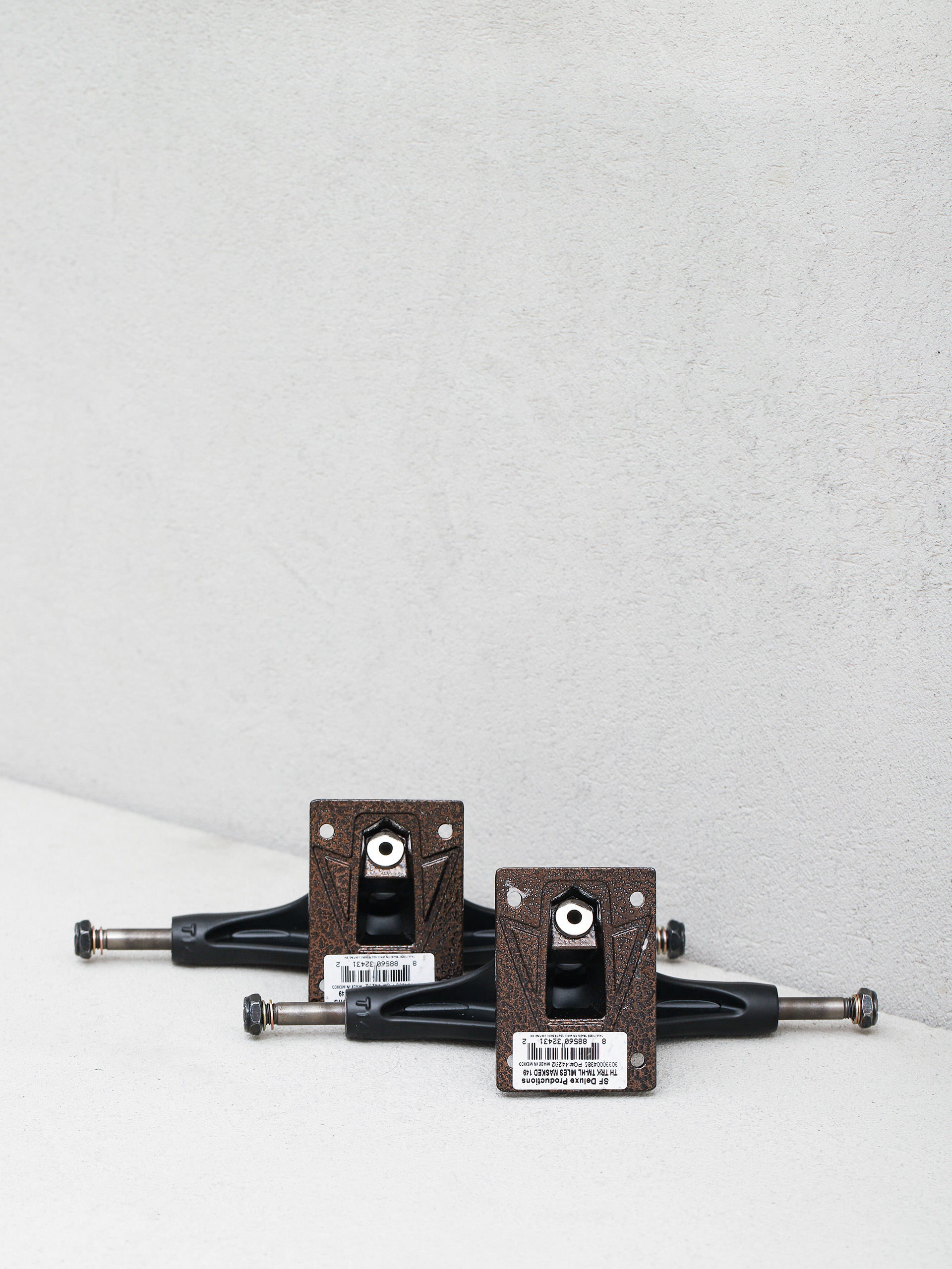 Thunder Miles Masked Hollow Lights Trucks (black/brown)