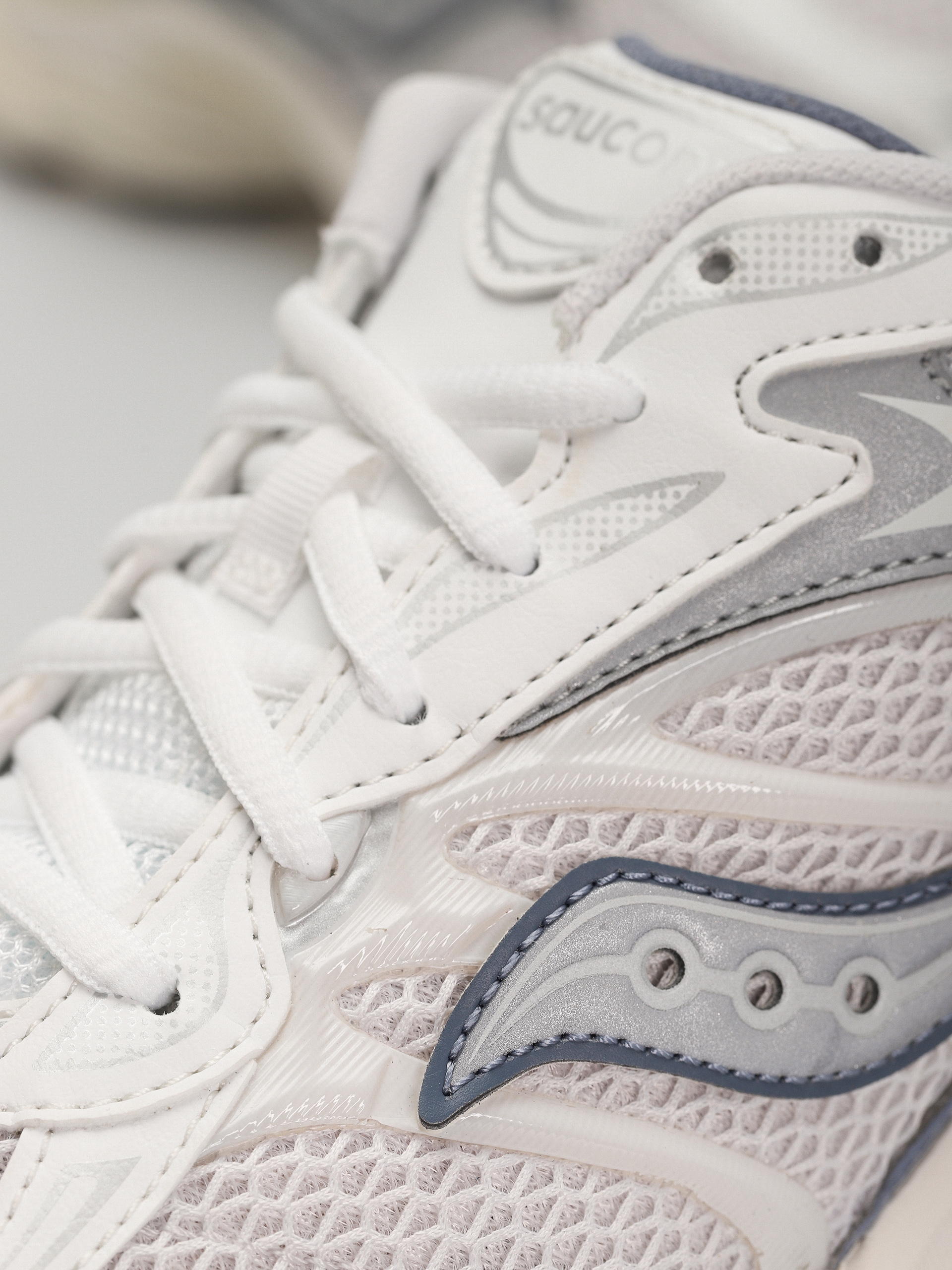 Saucony Shoes Progrid Omni 9 (ivory/blue)