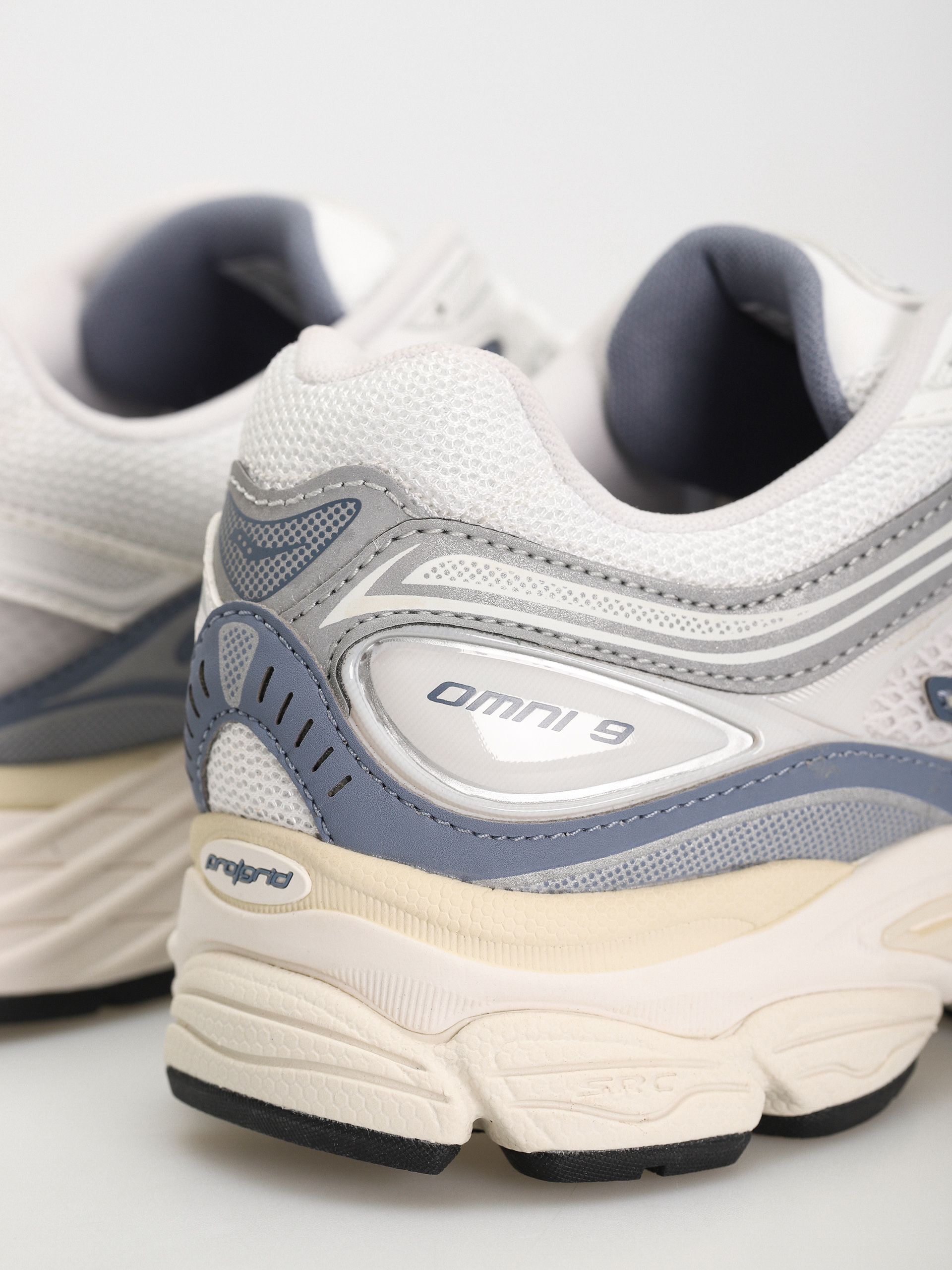 Saucony Shoes Progrid Omni 9 (ivory/blue)