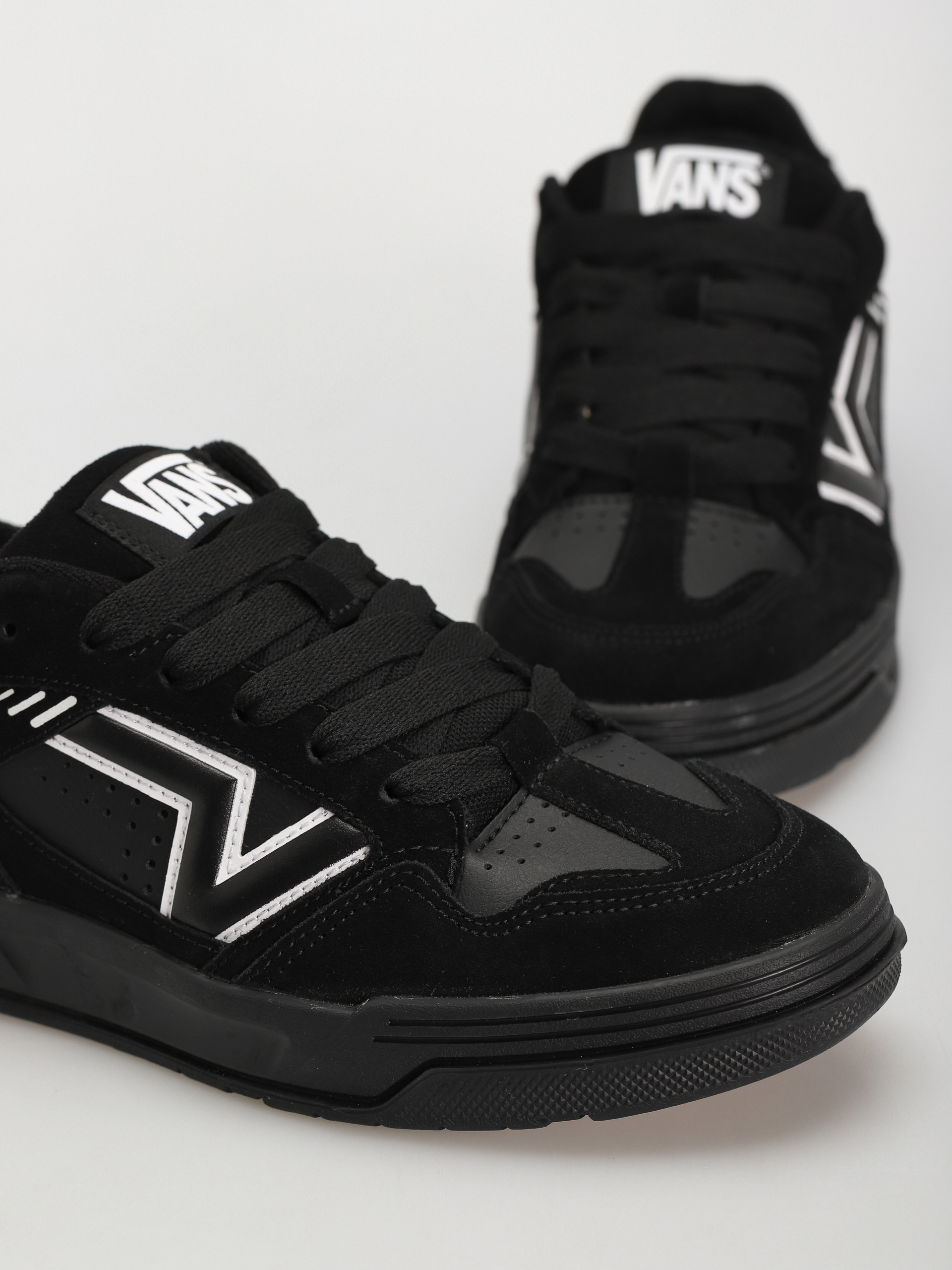 Vans Upland Shoes (black/black/white)