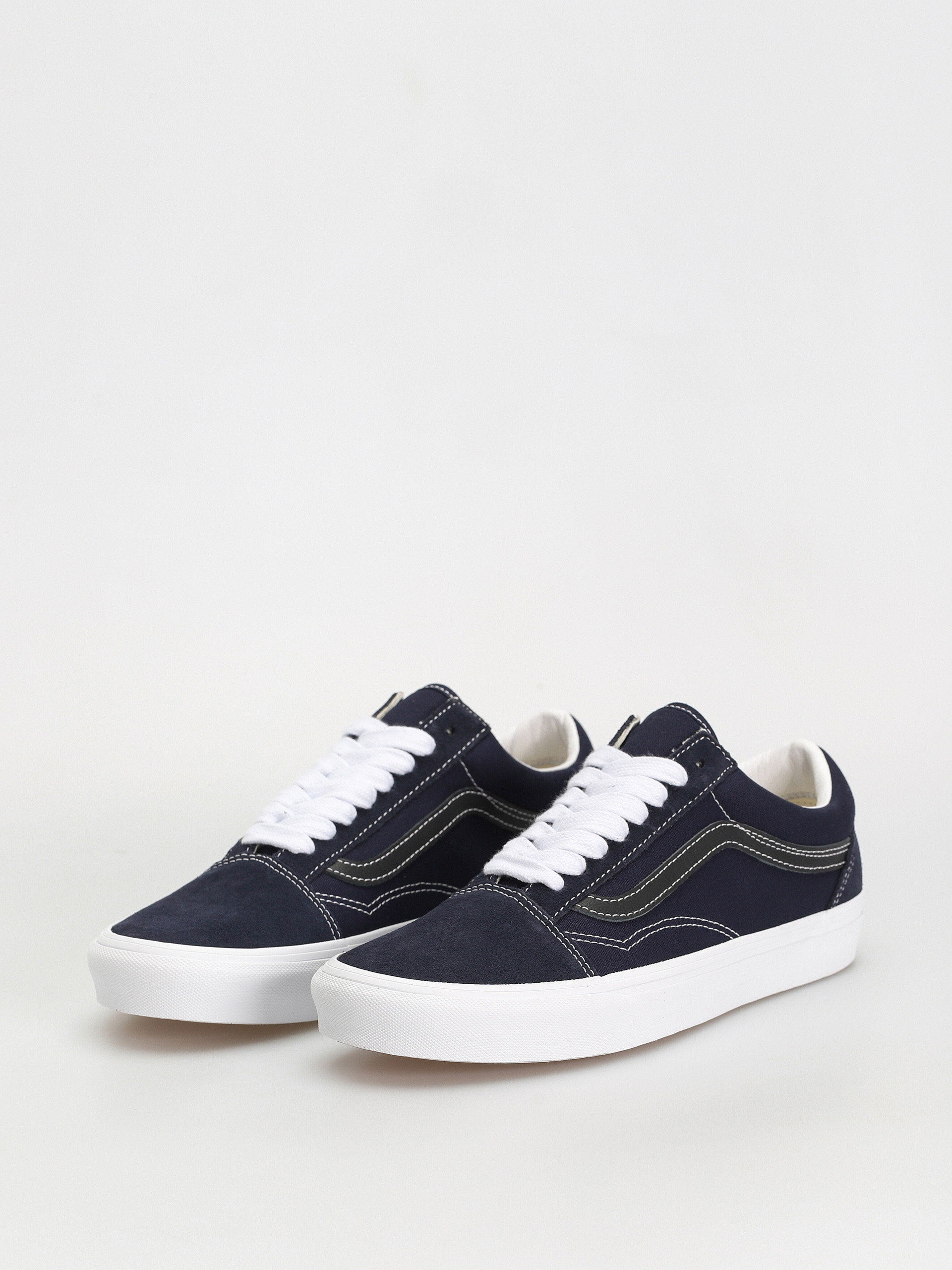 Vans Old Skool Shoes (oversized lace parisian night)