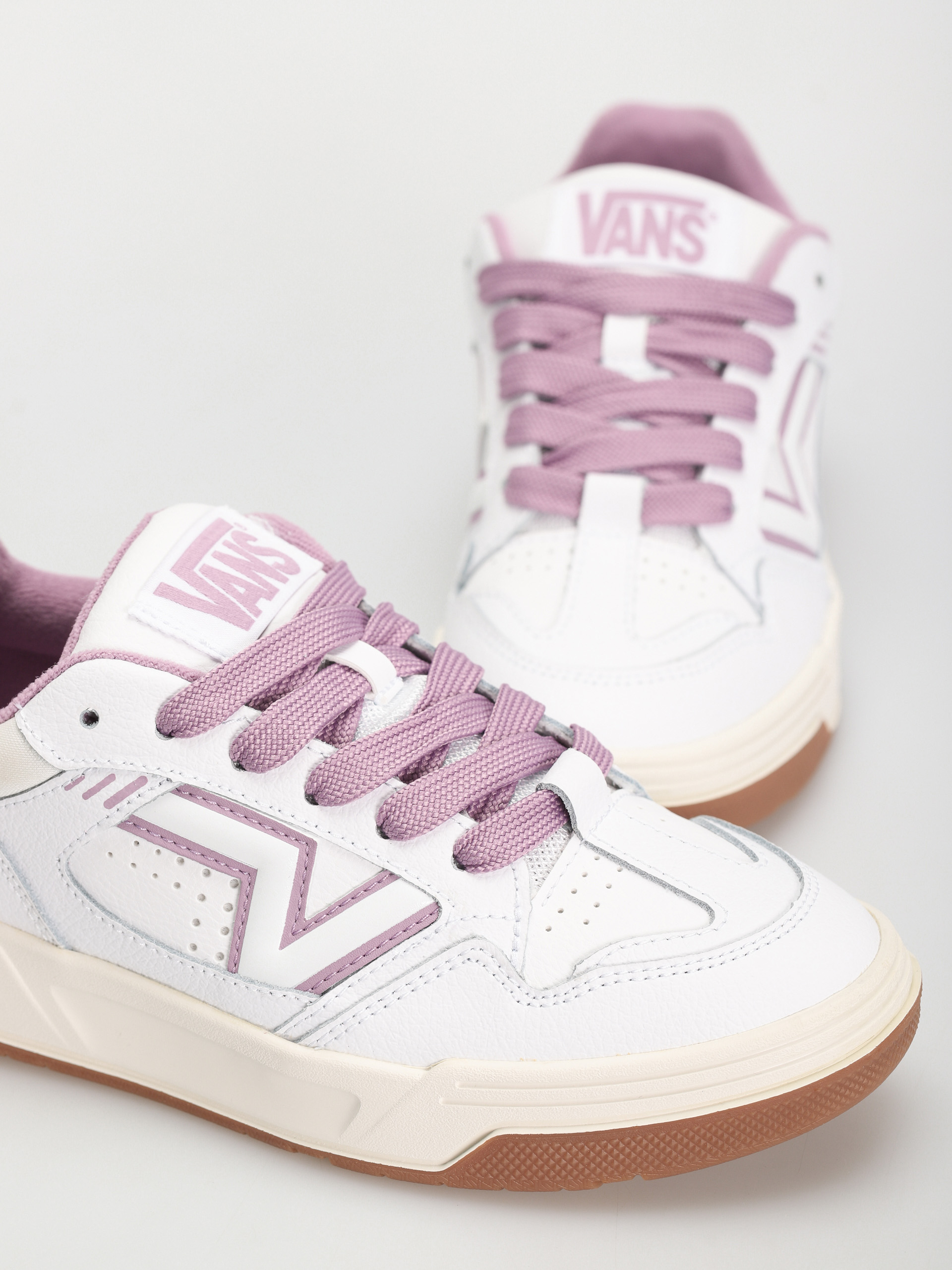 Vans Upland Shoes (vintage leather purple)