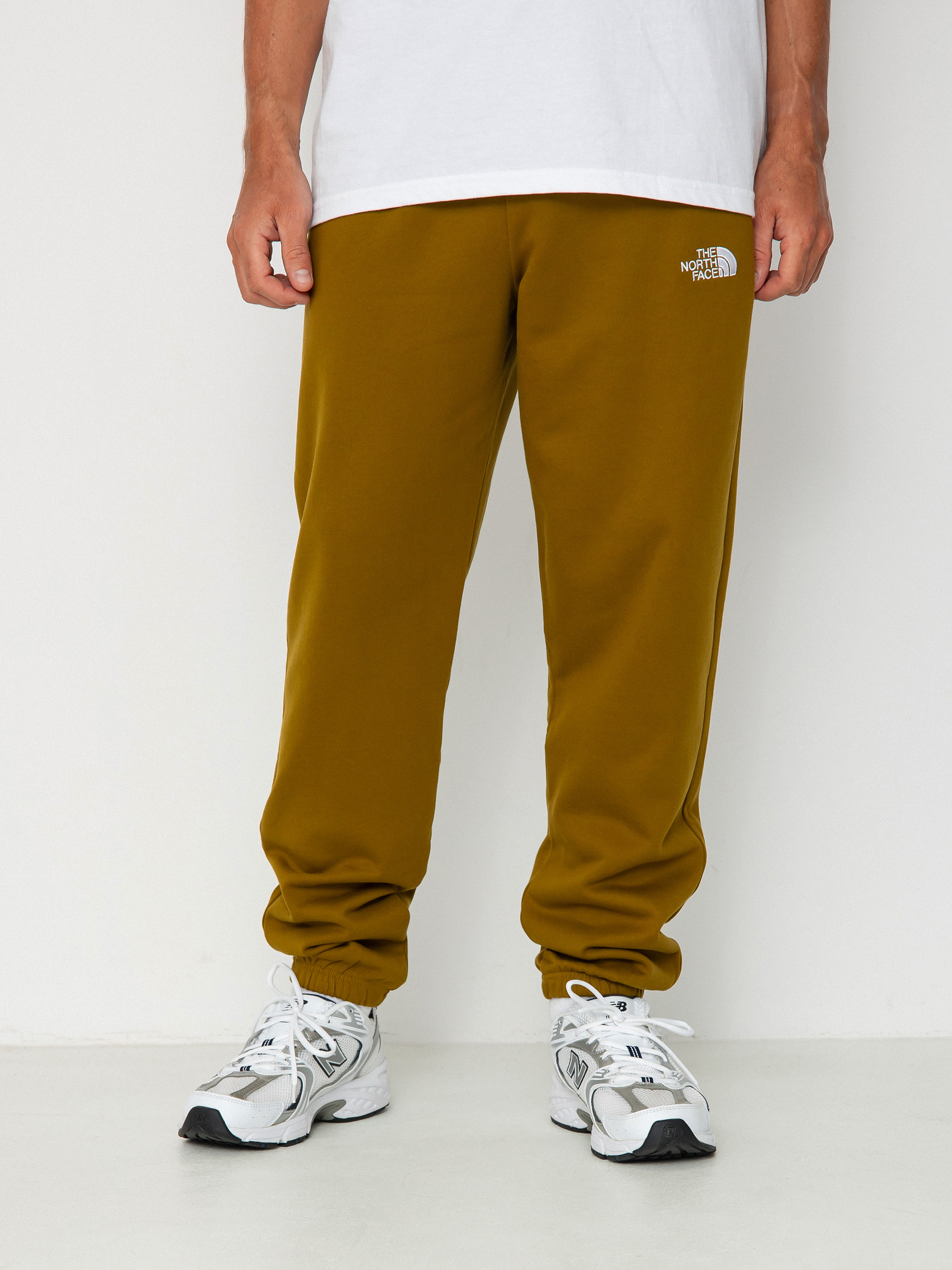 The North Face Essential Jogger Hose Grun moss green