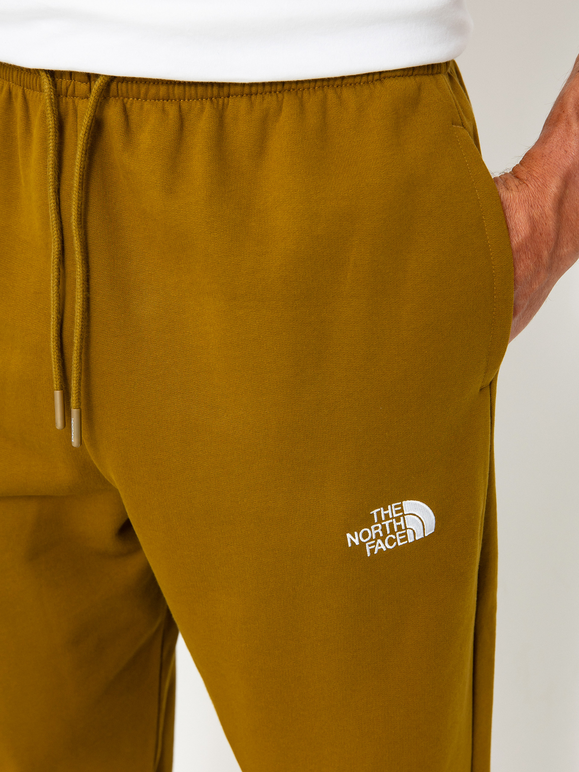 The North Face Essential Jogger Pants (moss green)