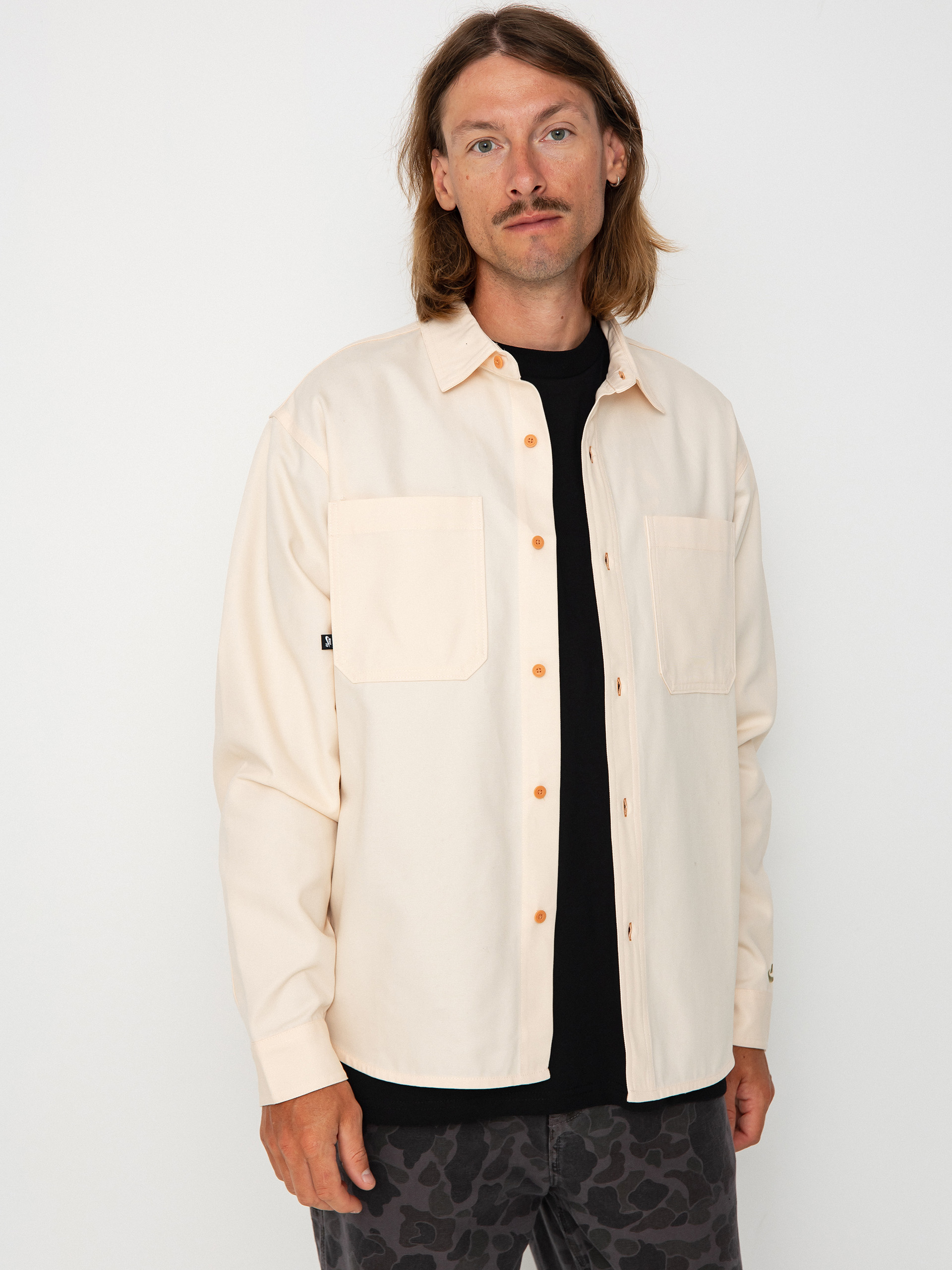 Nike SB New Essential Hemd (guava ice/neutral olive)