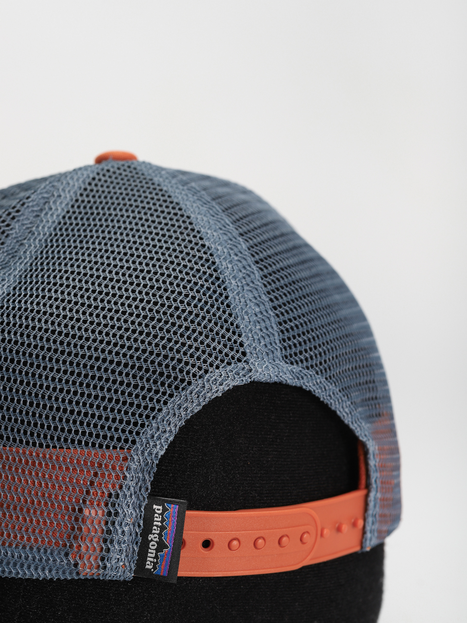 Patagonia P 6 Logo LoPro Trucker Cap (white w/redtail rust)