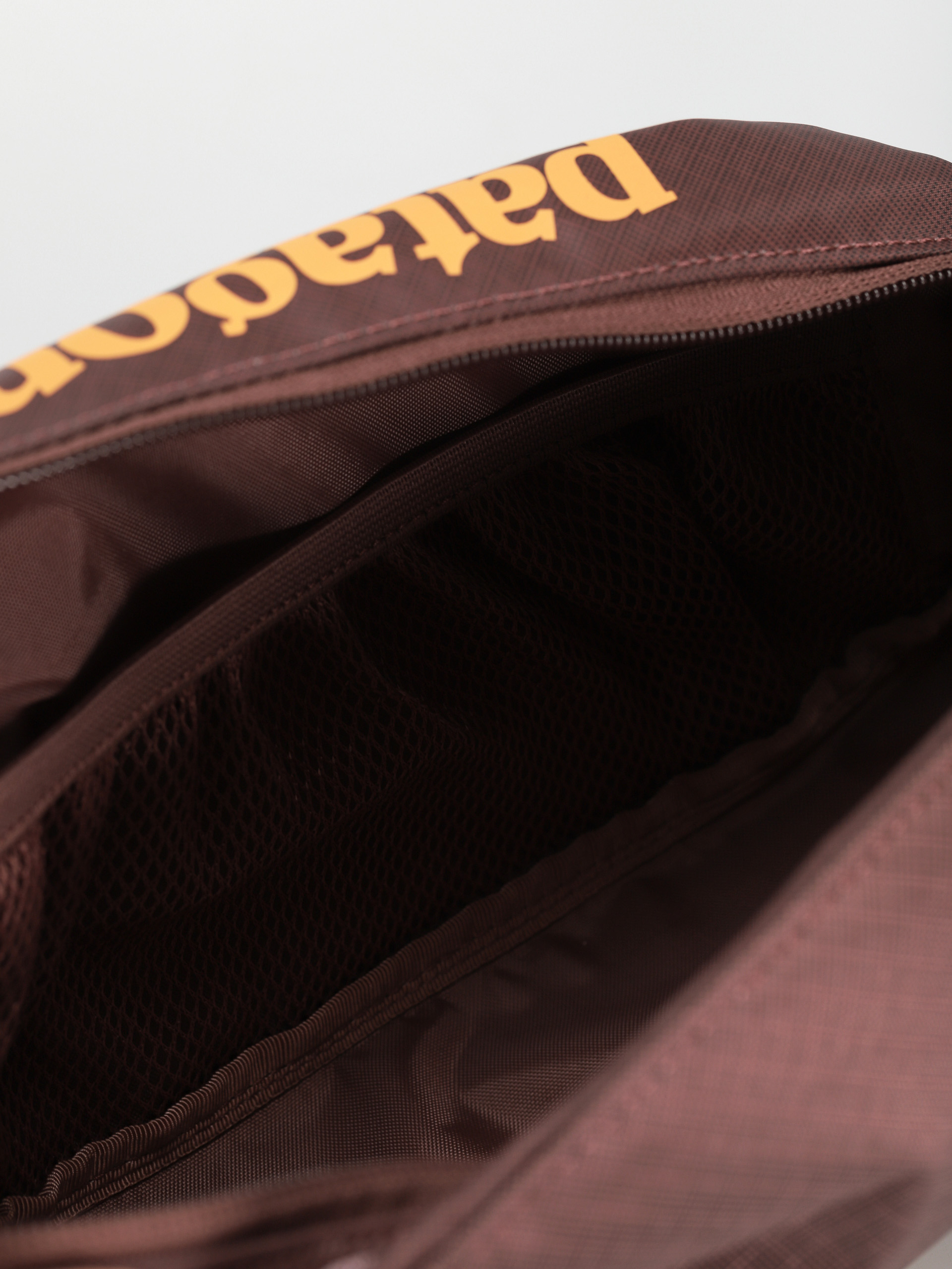 Patagonia Black Hole Cube 3L Cosmetic bag - brown (dulse mauve)