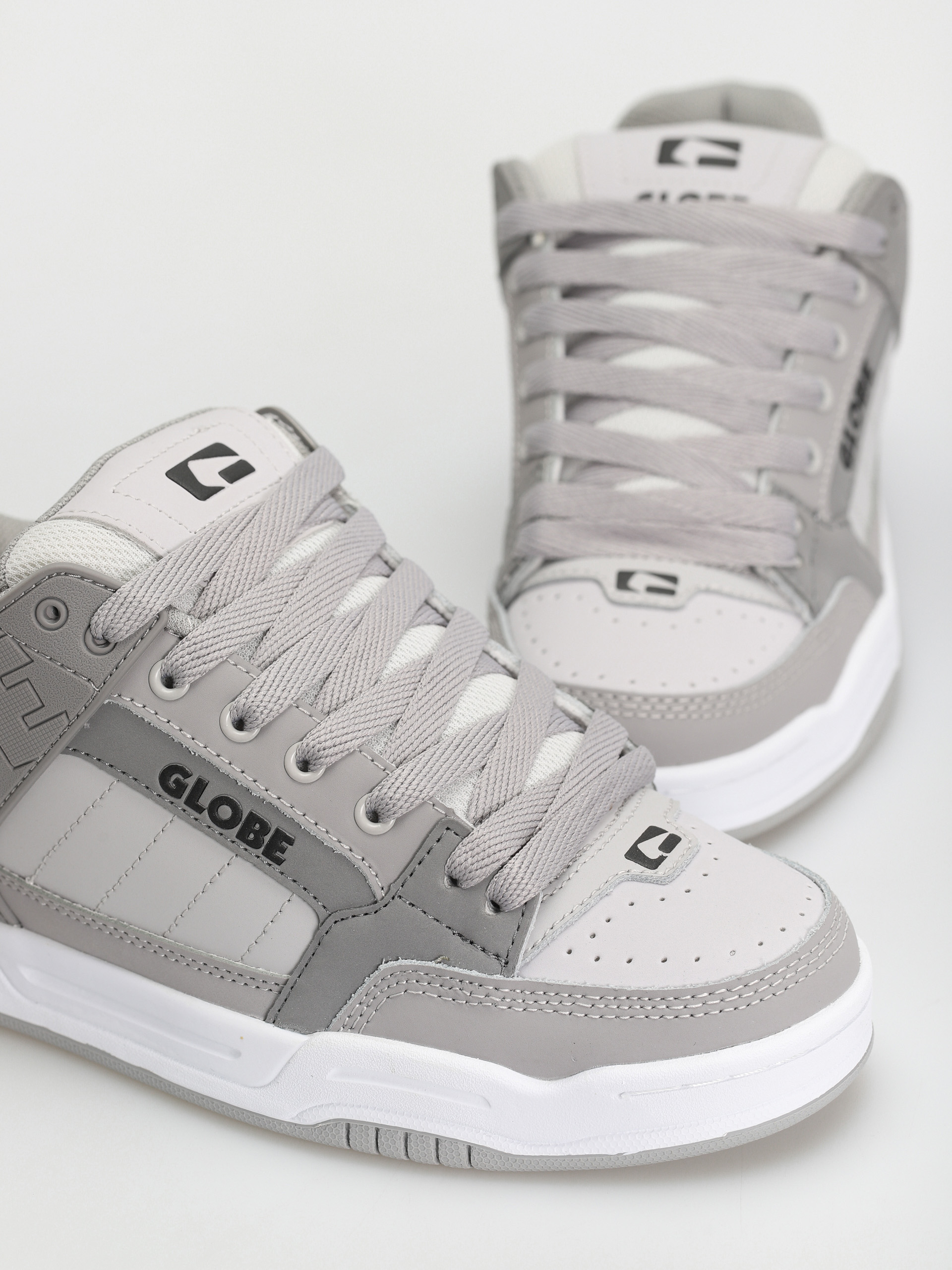 Globe Tilt Shoes (triple grey)