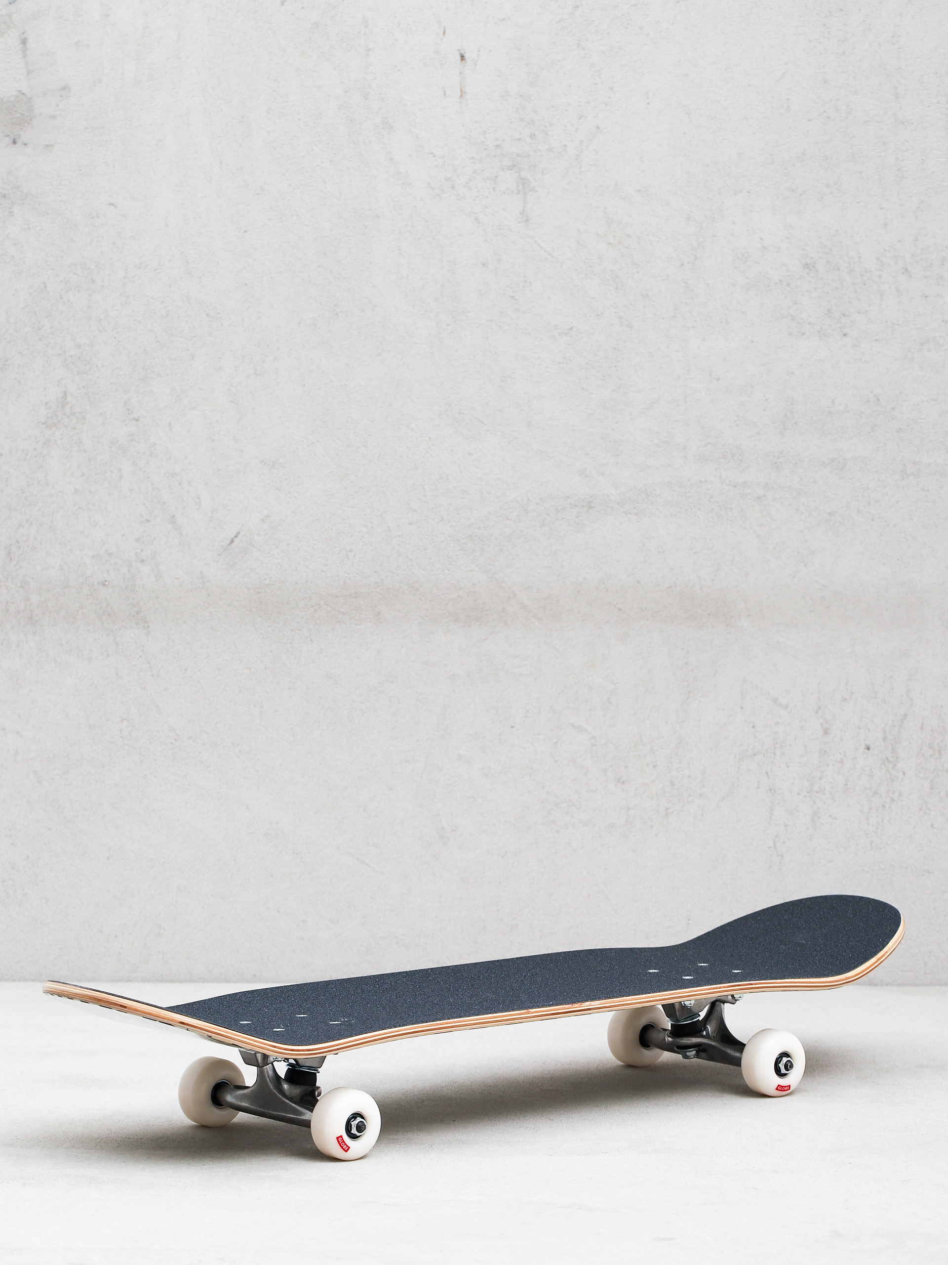 Globe G0 Checked Out Skateboard (black/off white)