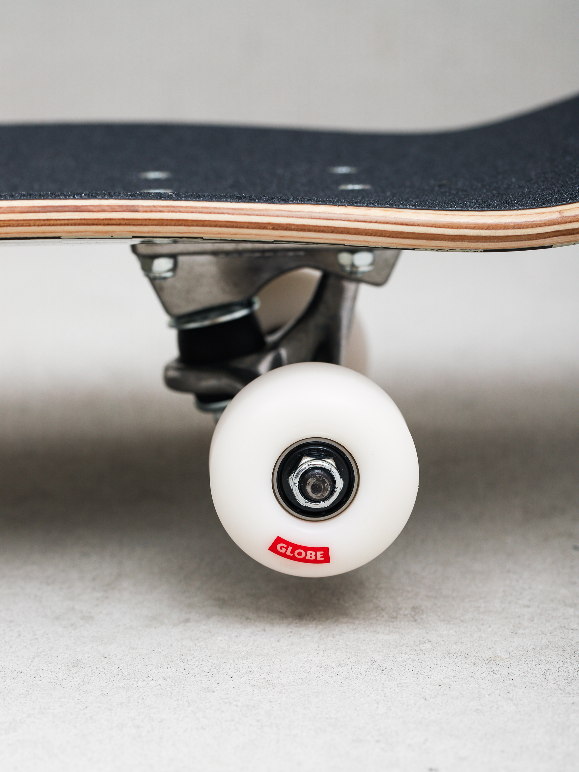 Globe G0 Checked Out Skateboard (black/off white)
