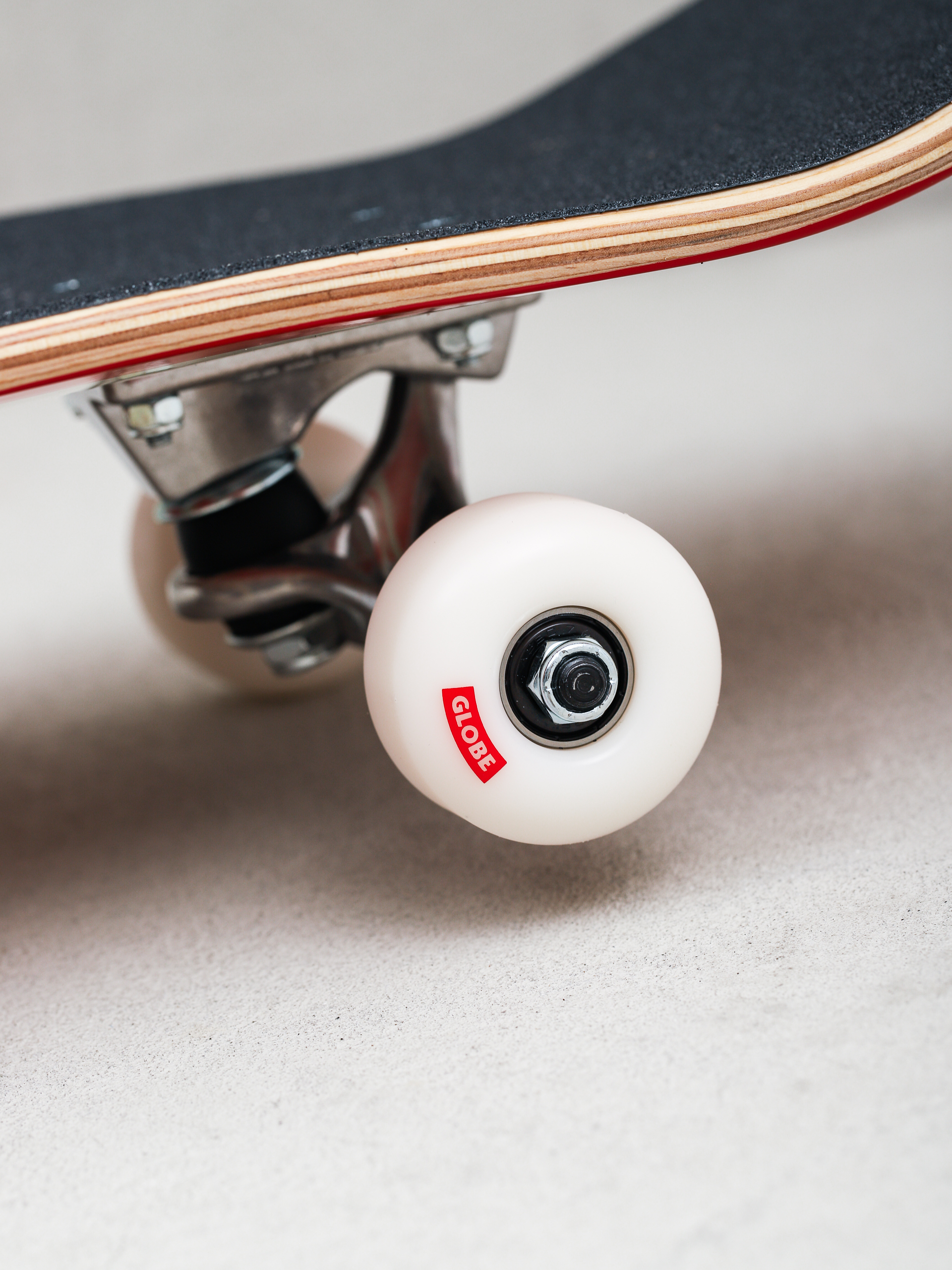 Globe G0 Heyman Skateboard (red/off white)