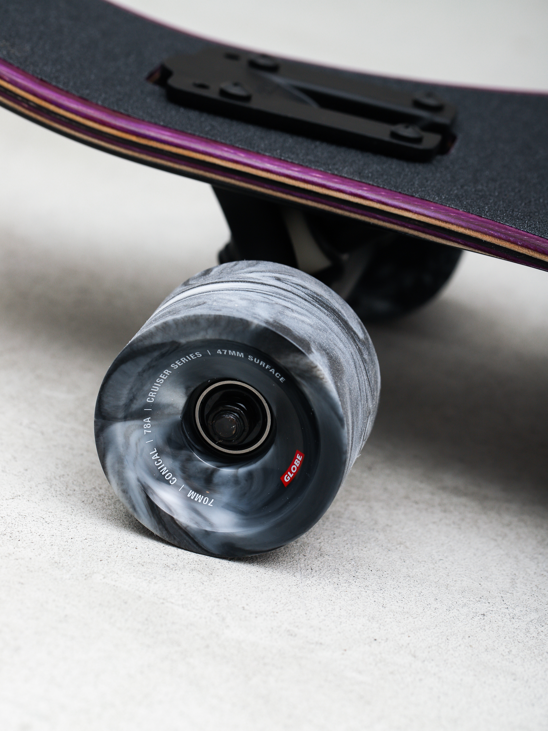 Globe Outlier Longboard (purple flames)