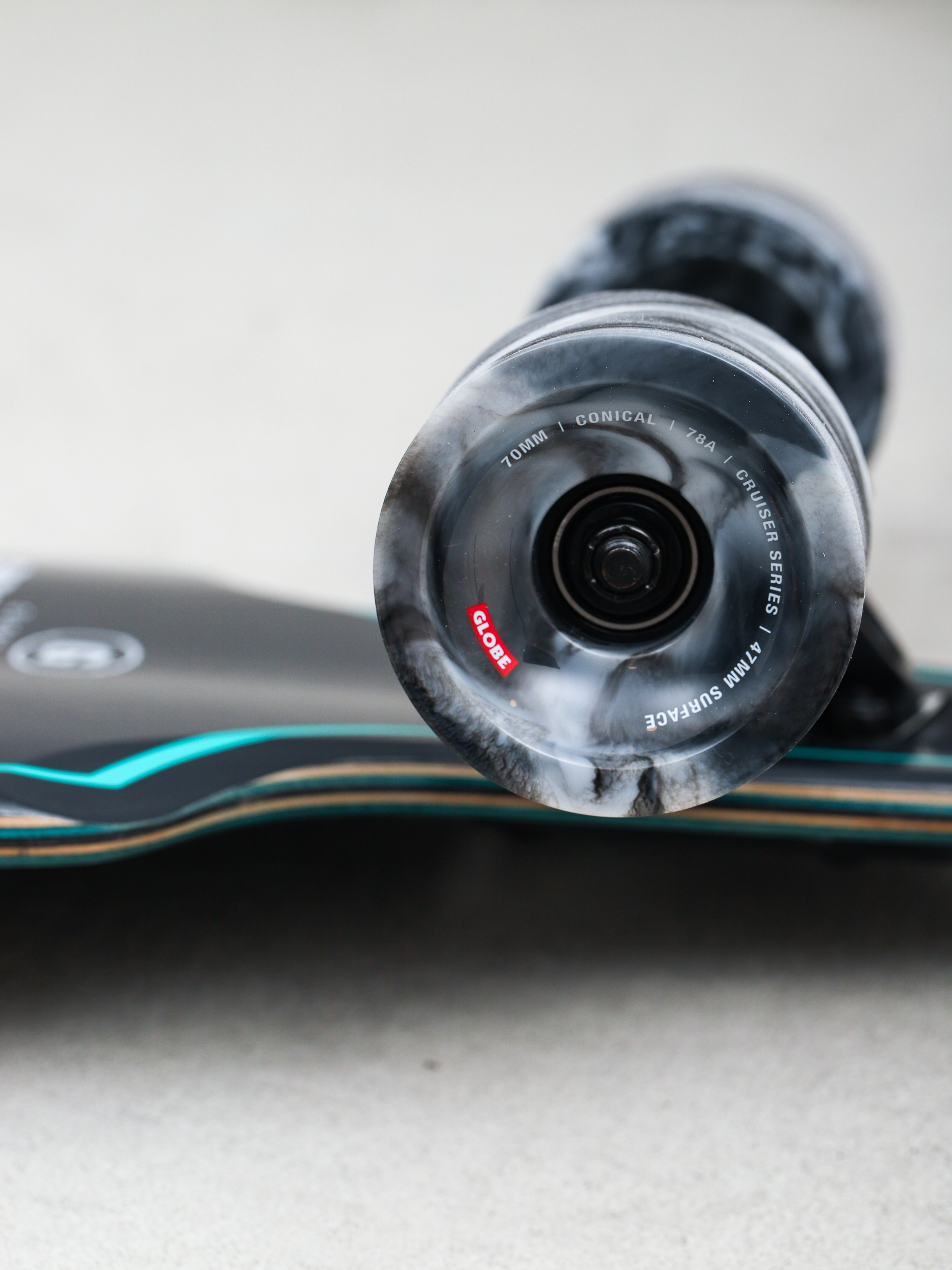 Globe Prowler Mid Longboard (green flames)