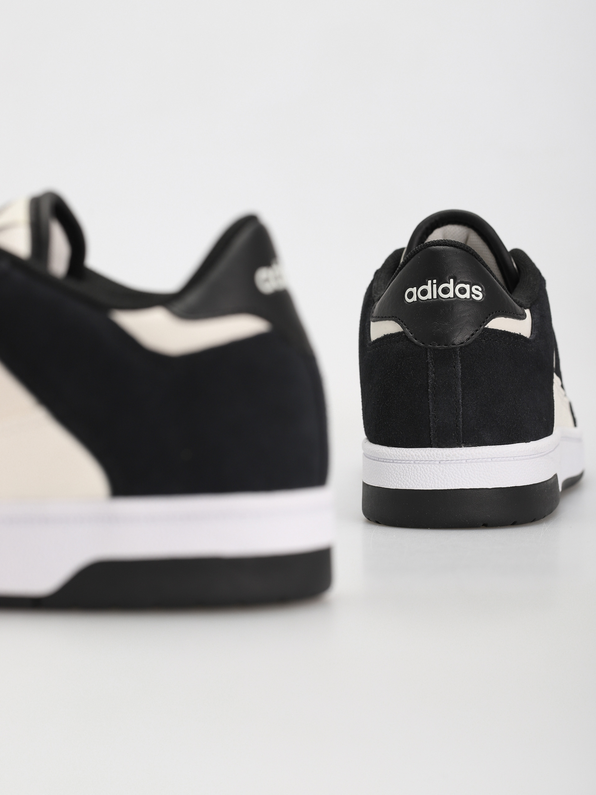 adidas Rapid Court Low Shoes (cblack/clowhi/ftwwht)