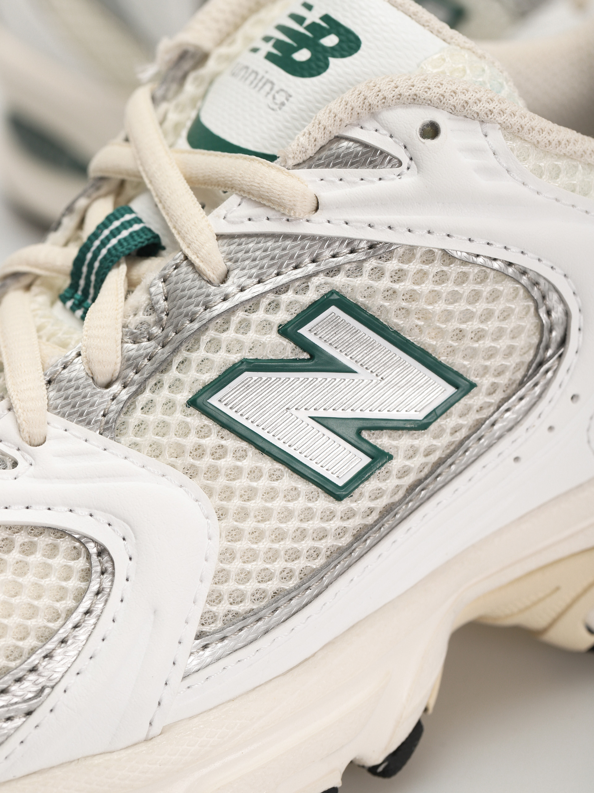 New Balance 530 Shoes (sea salt green)