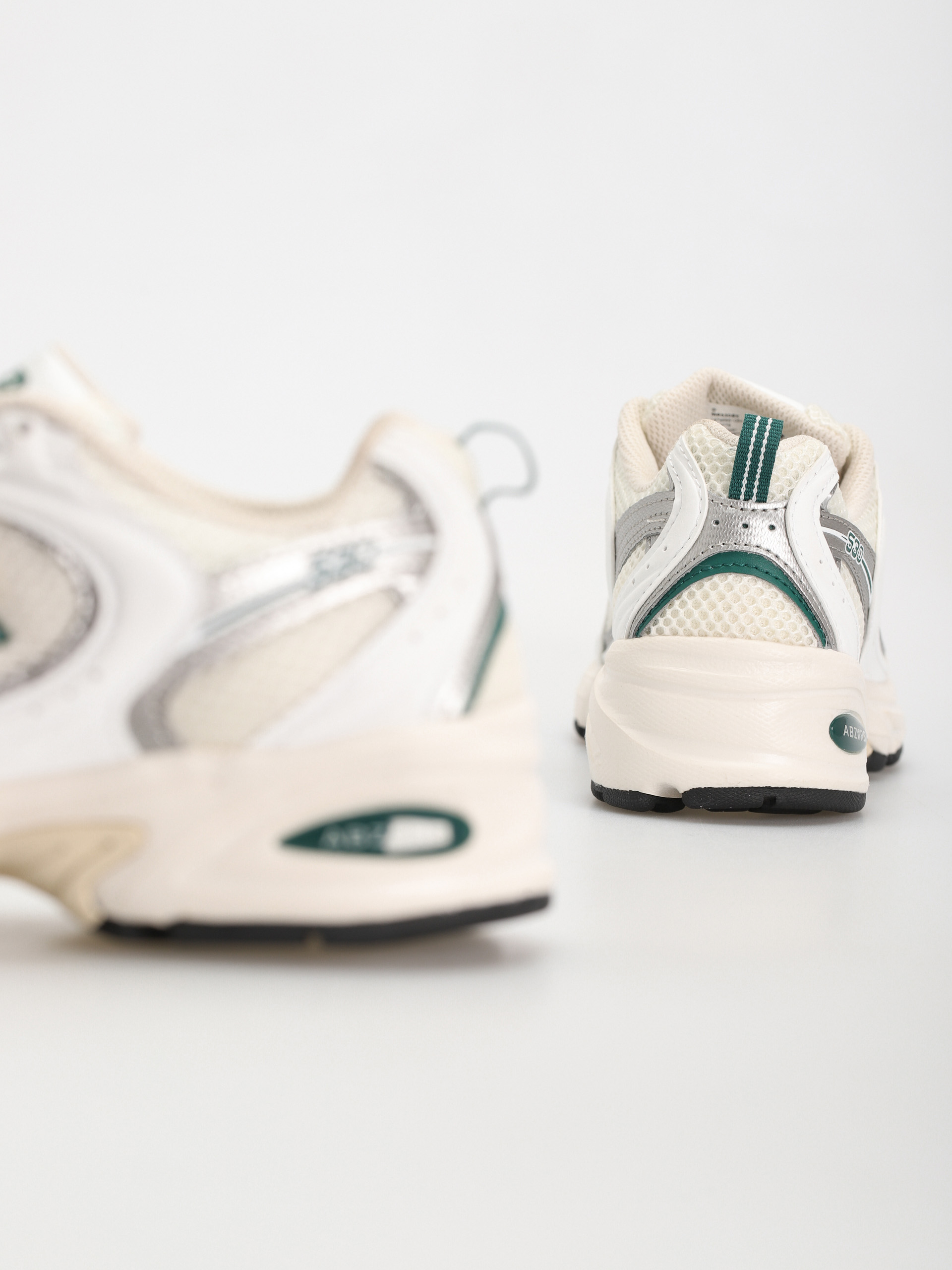 New Balance 530 Shoes (sea salt green)