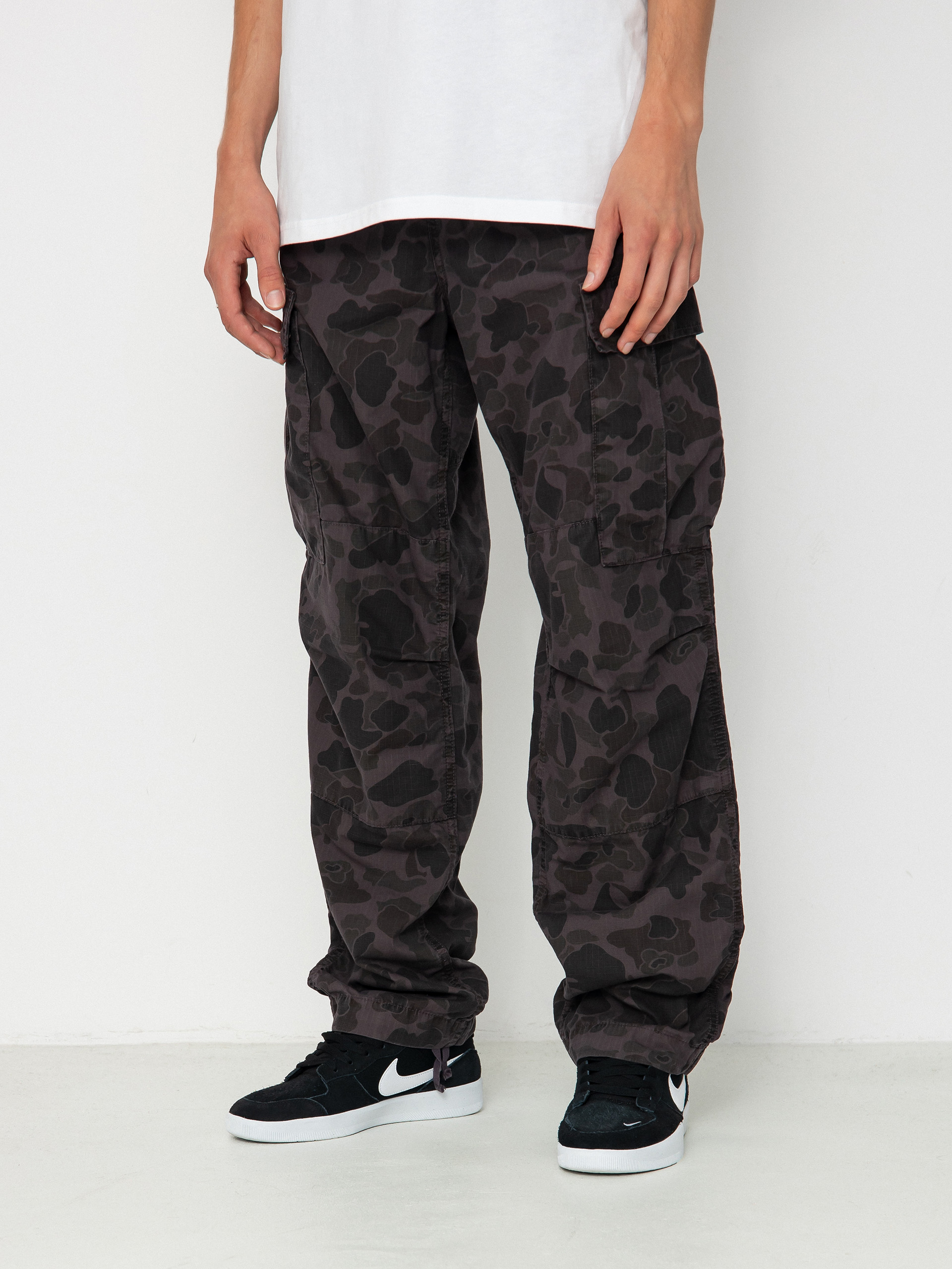 Carhartt WIP Duck Cargo Pants (camo duck/green/graphite)