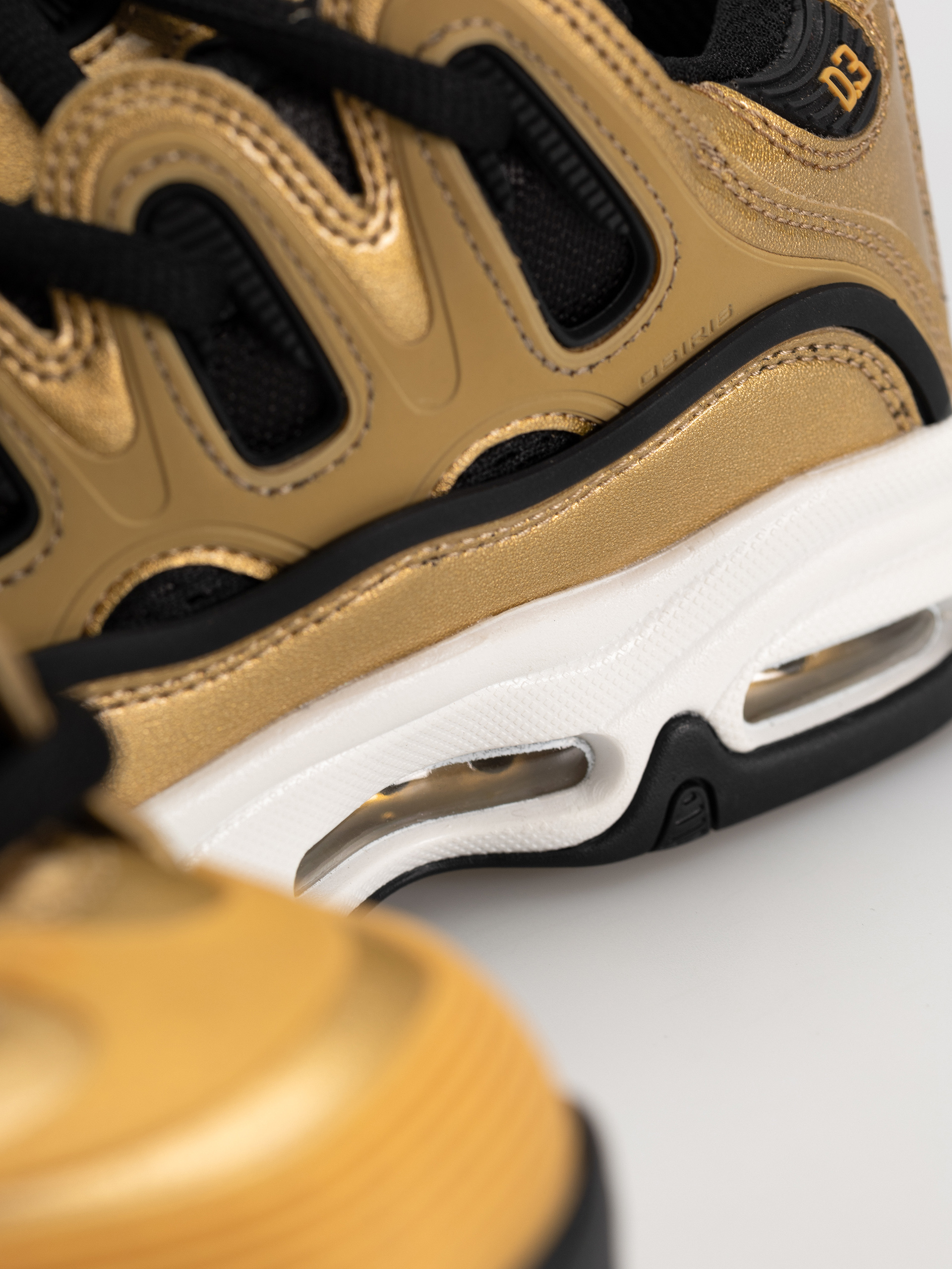 Osiris Shoes D3 2001 (gold/black/white)