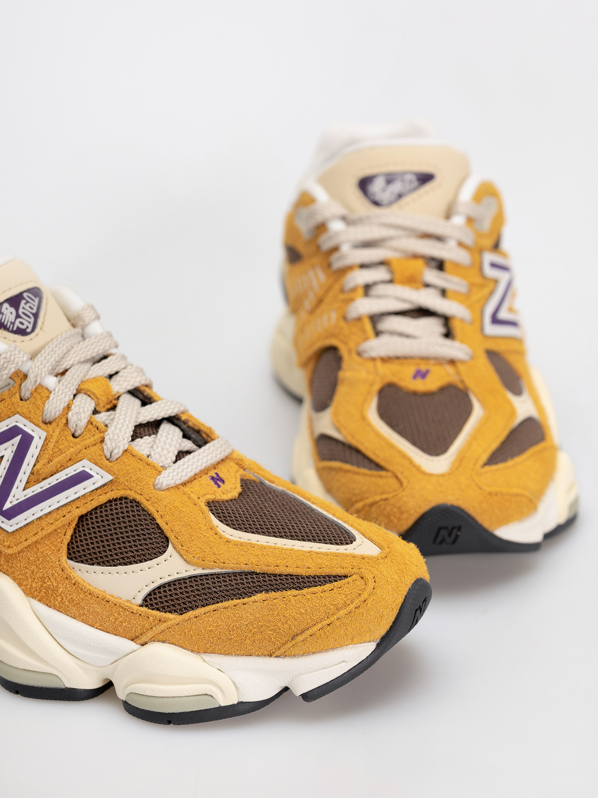 New Balance Shoes 9060 (butterscotch)