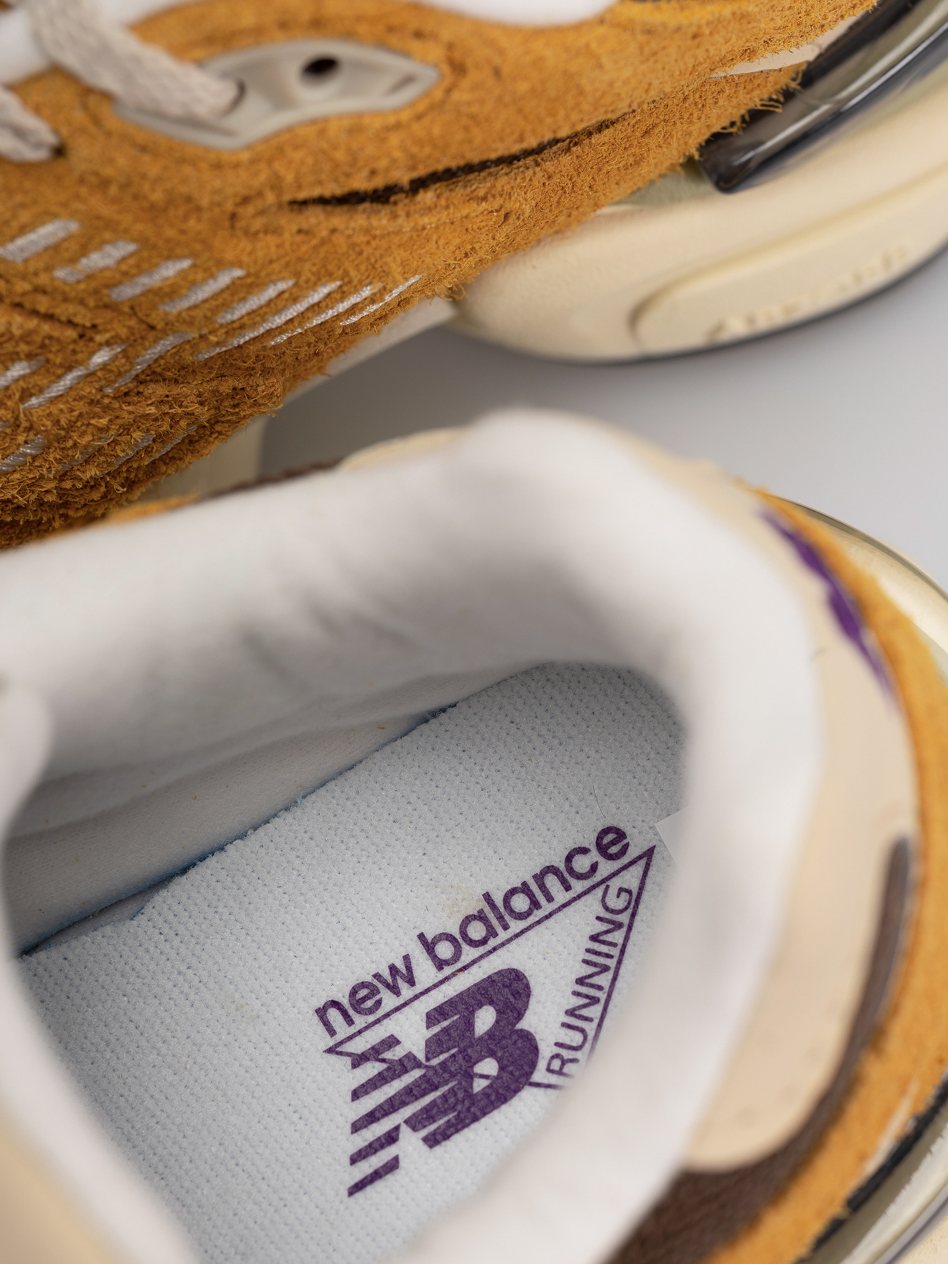 New Balance Shoes 9060 (butterscotch)