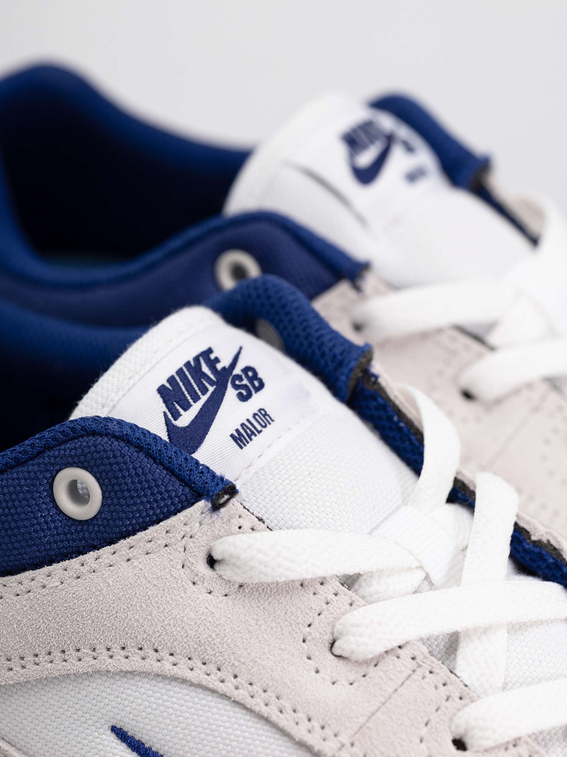 Nike SB Shoes Malor (white/deep royal blue platinum tint)