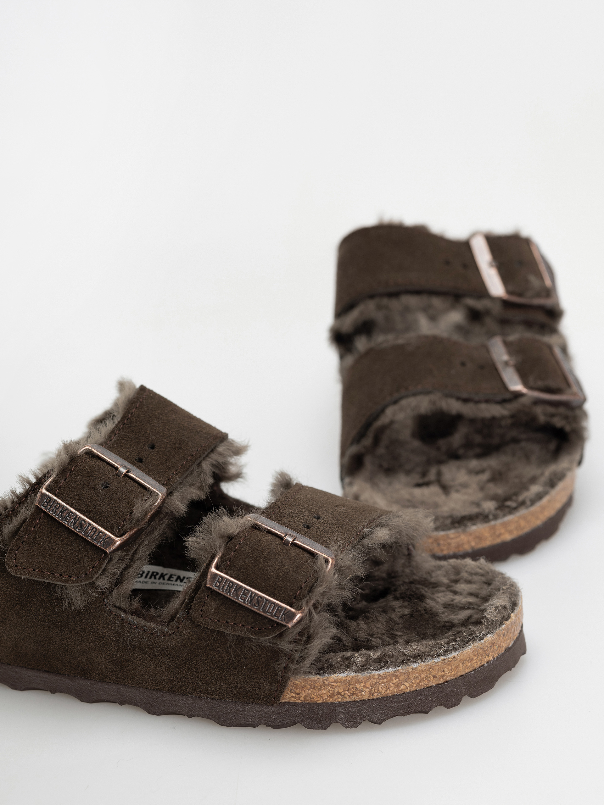 Birkenstock Arizona Shearling Suede Leather Fur Narrow Wmn Flip Flops (mocha)