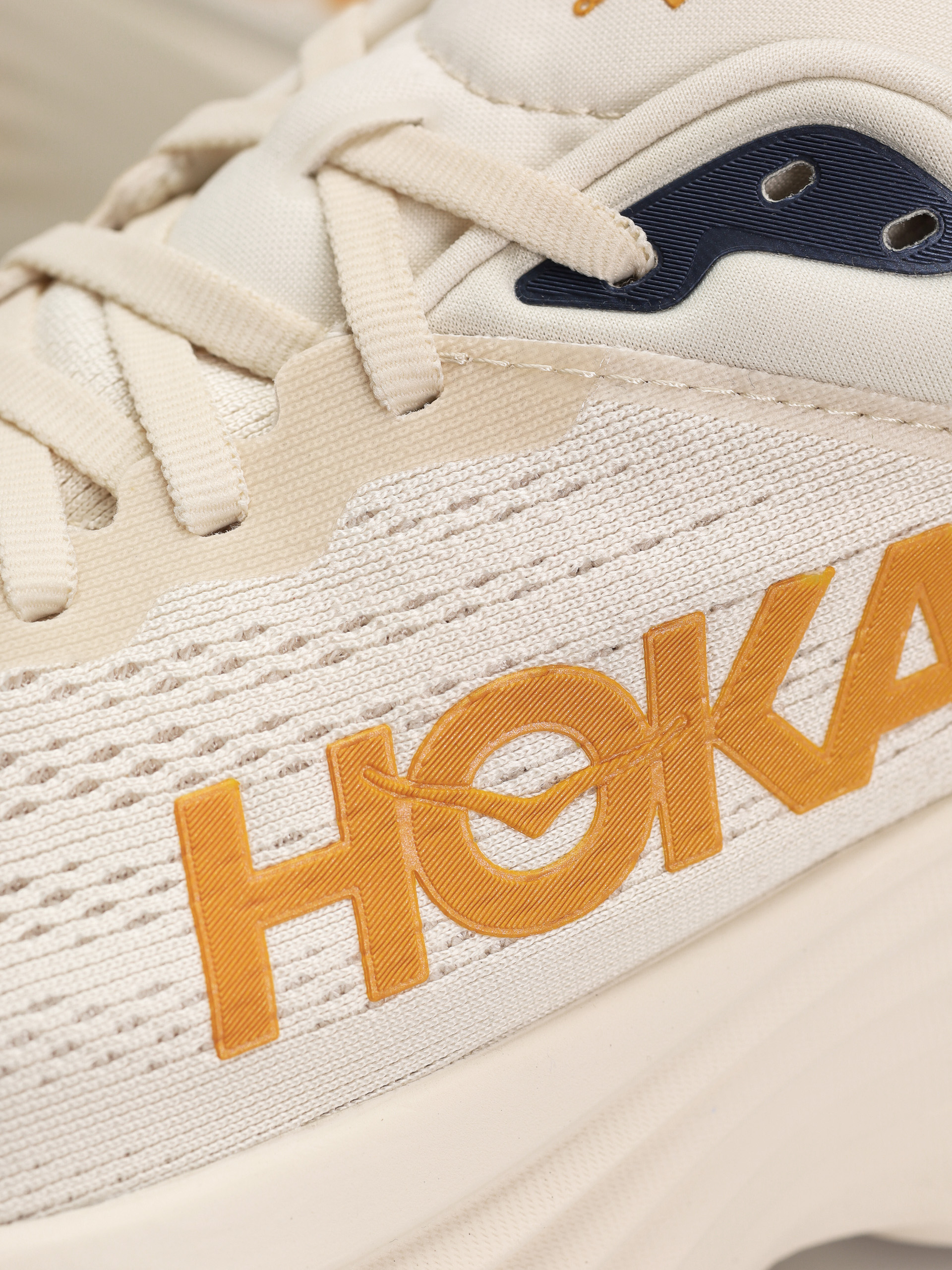 Hoka Bondi 8 Shoes (oat milk/alabaster)