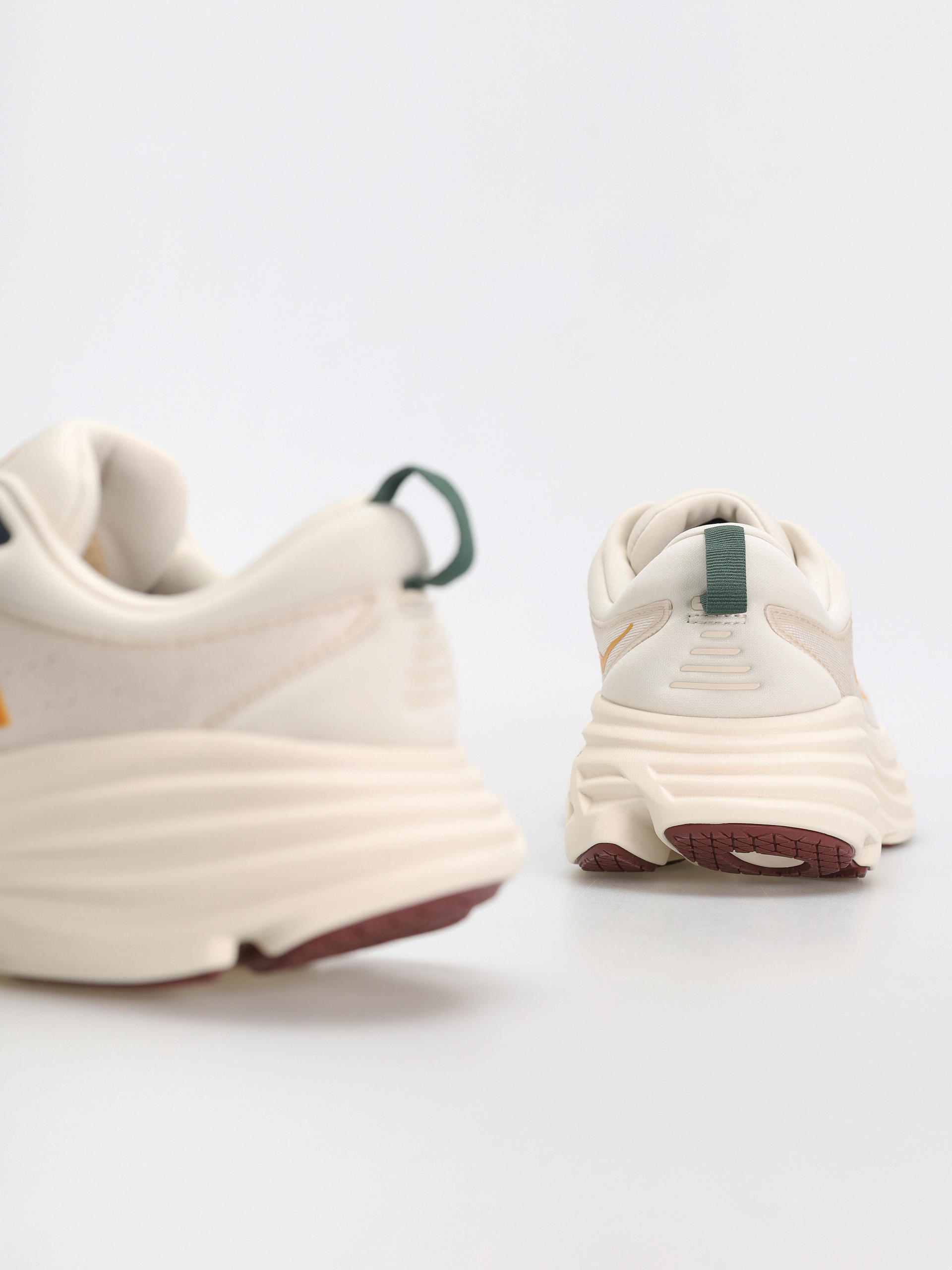 Hoka Bondi 8 Schuhe (oat milk/alabaster)