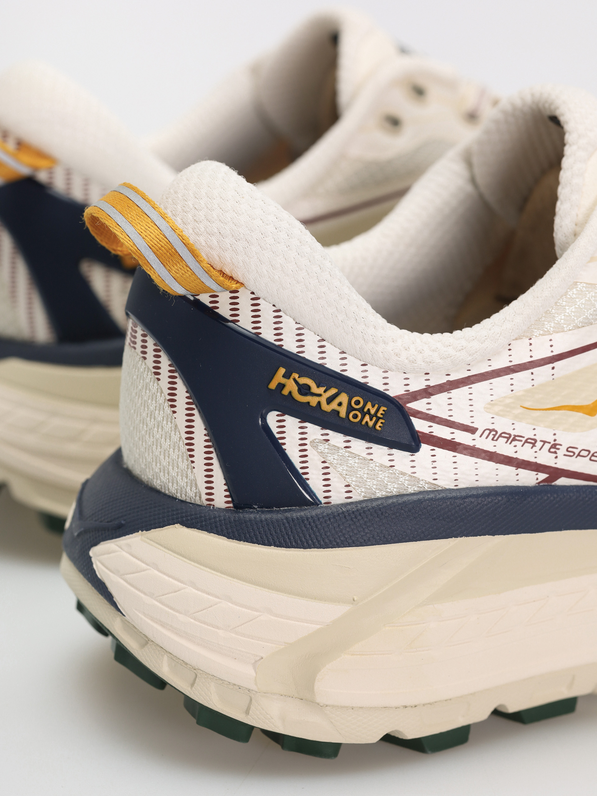 Hoka Mafate Speed 2 Shoes (alabaster/oat milk)