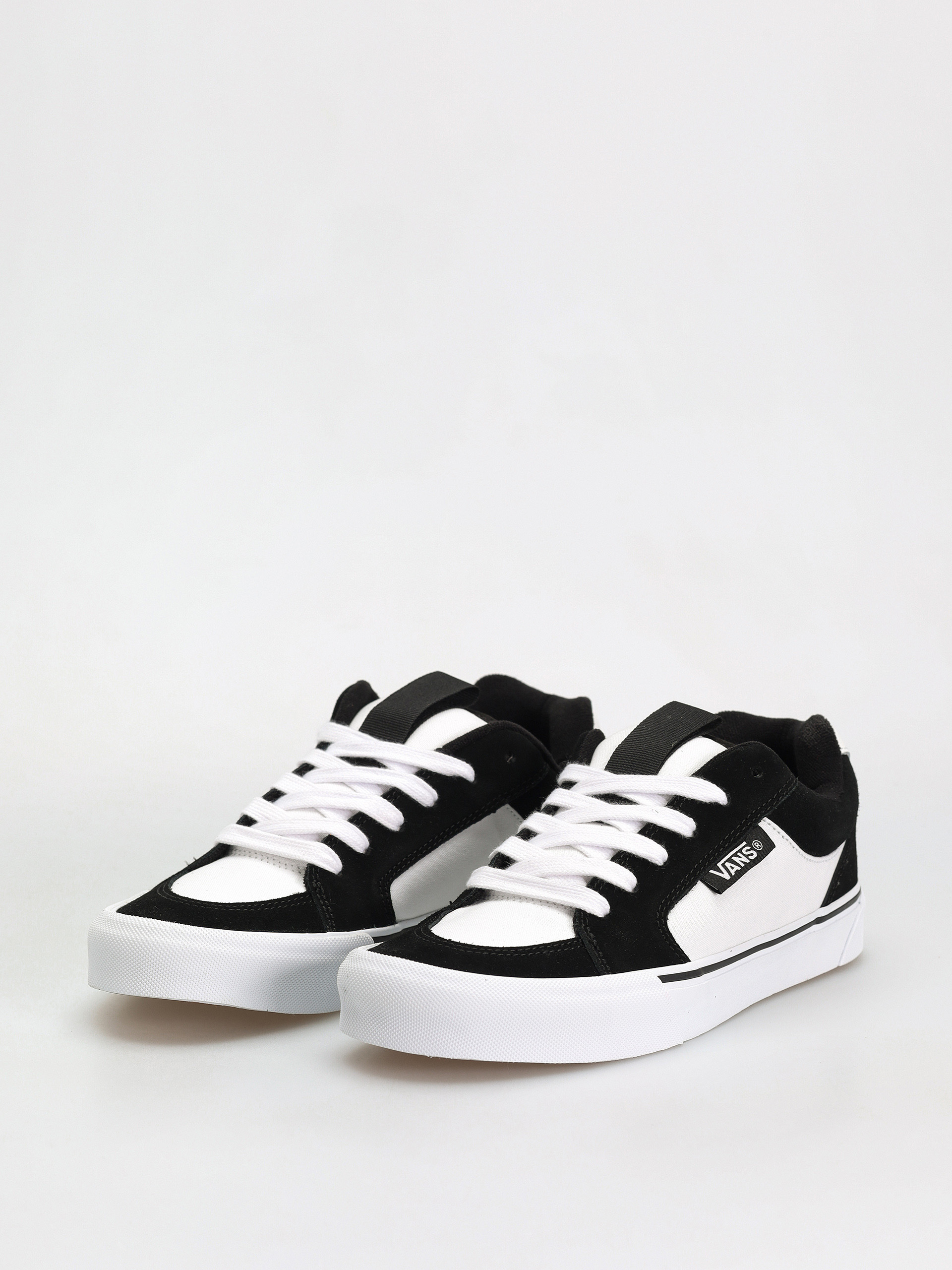 Vans Chukka Push Shoes (2-tone black/white)