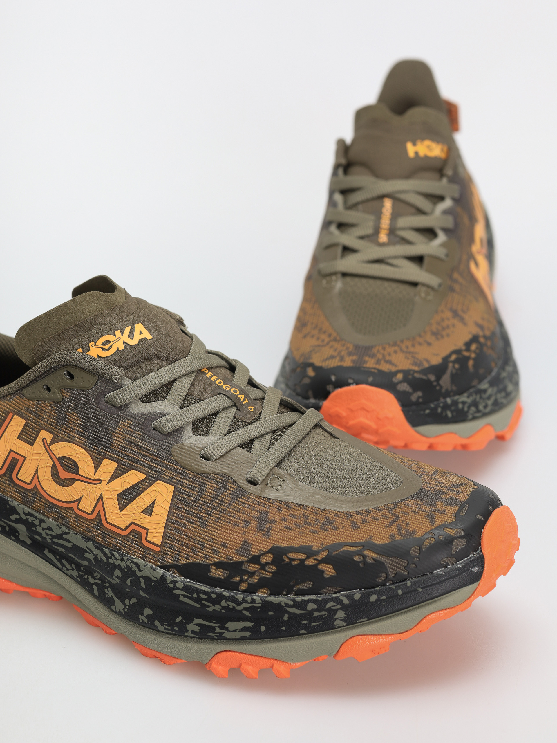 Hoka Shoes Speedgoat 6 (antique olive/squash)