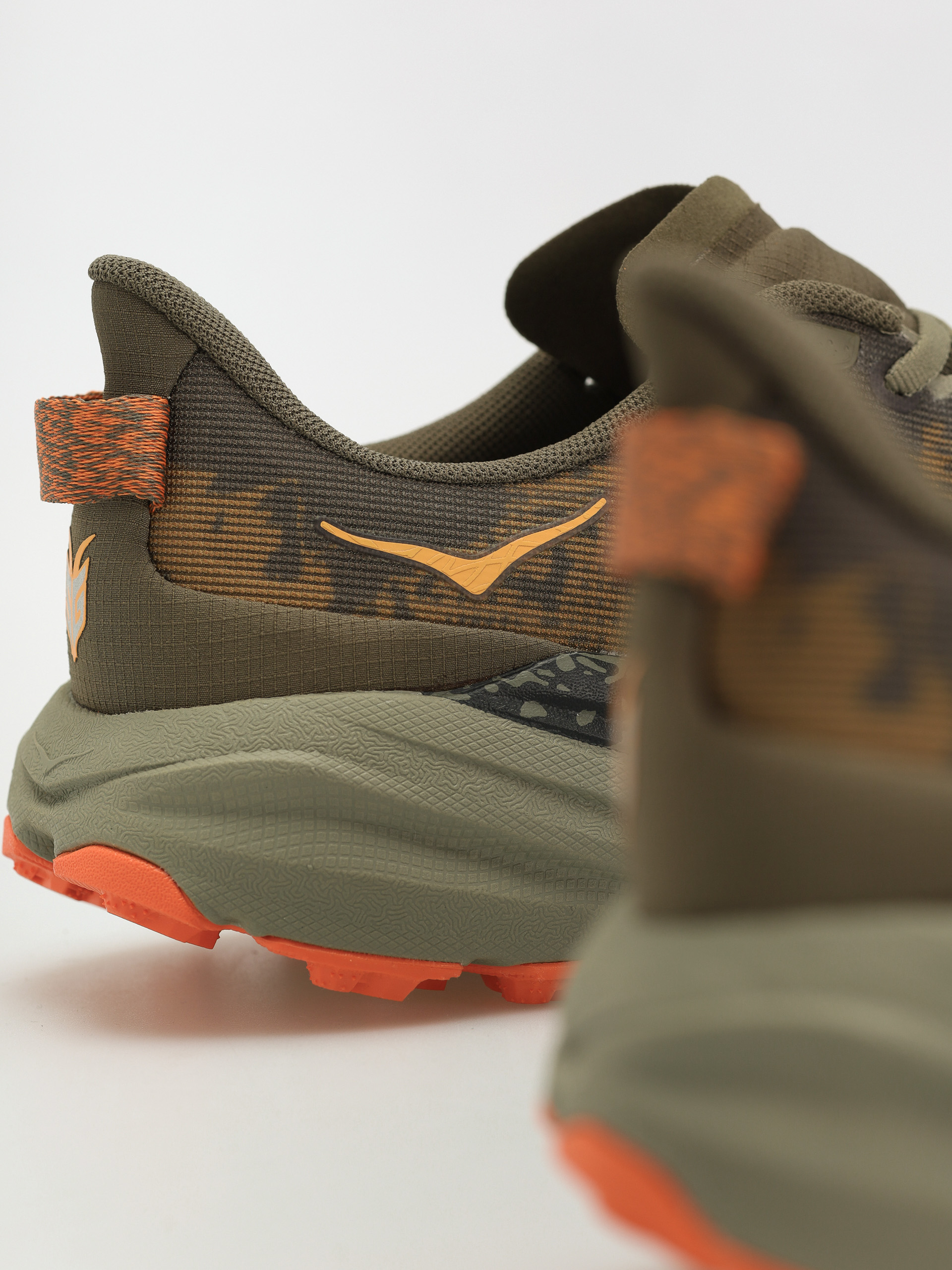 Hoka Schuhe Speedgoat 6 (antique olive/squash)