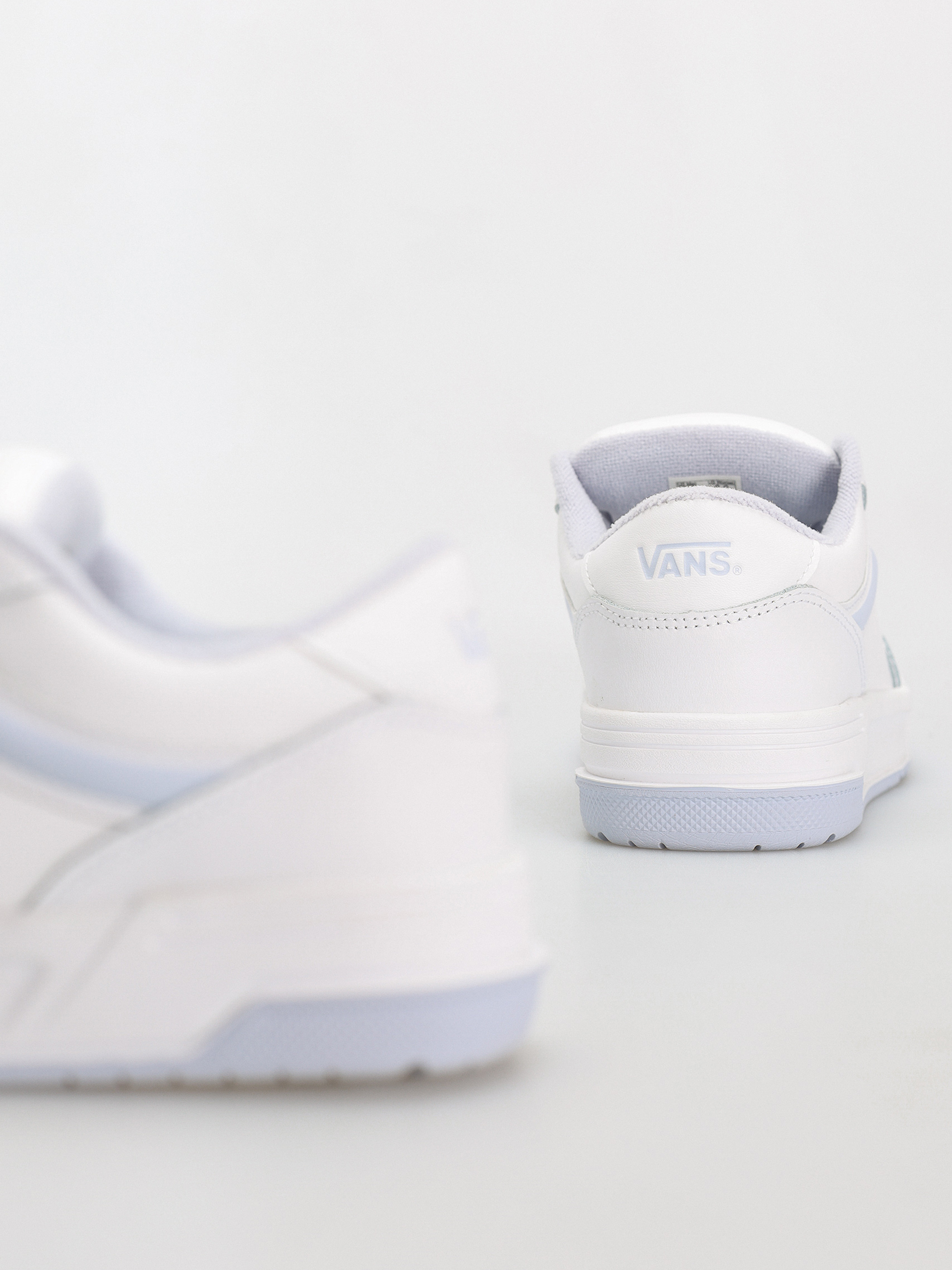 Vans Hylane Shoes (pop baby blue)