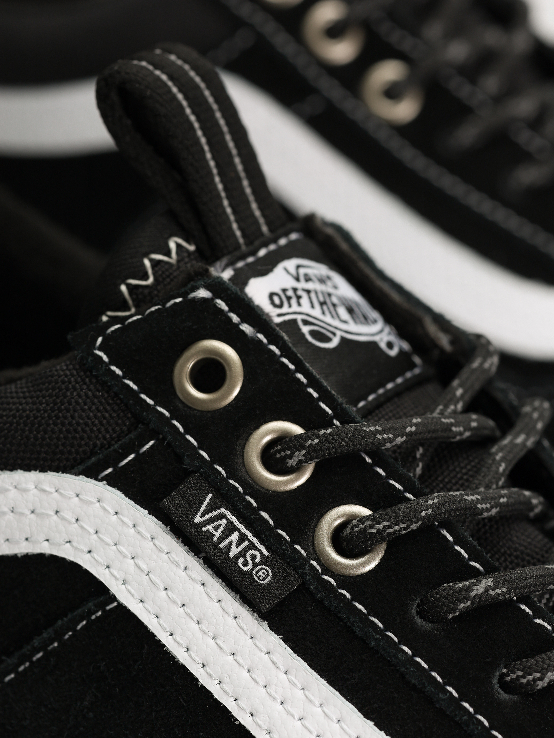 Vans Old Skool Waterproof MTE Shoes (black/white)