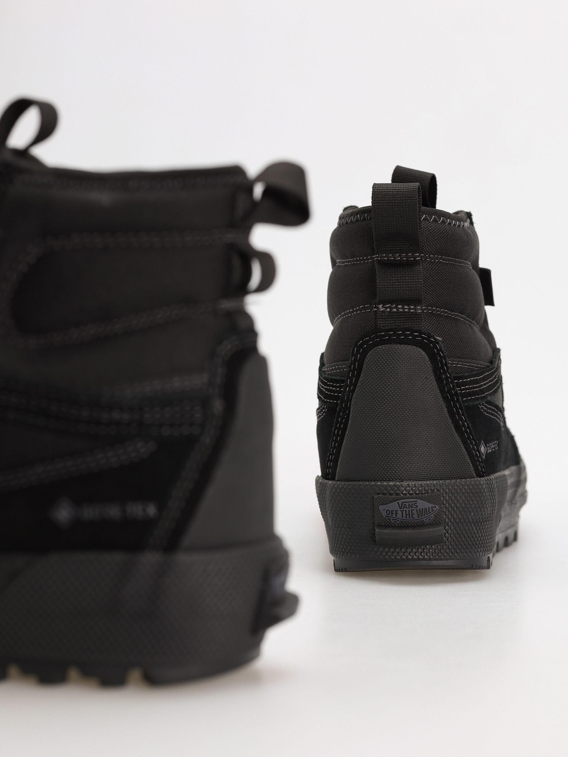Vans Sk8 Hi Gore Tex MTE Schuhe (blackout)