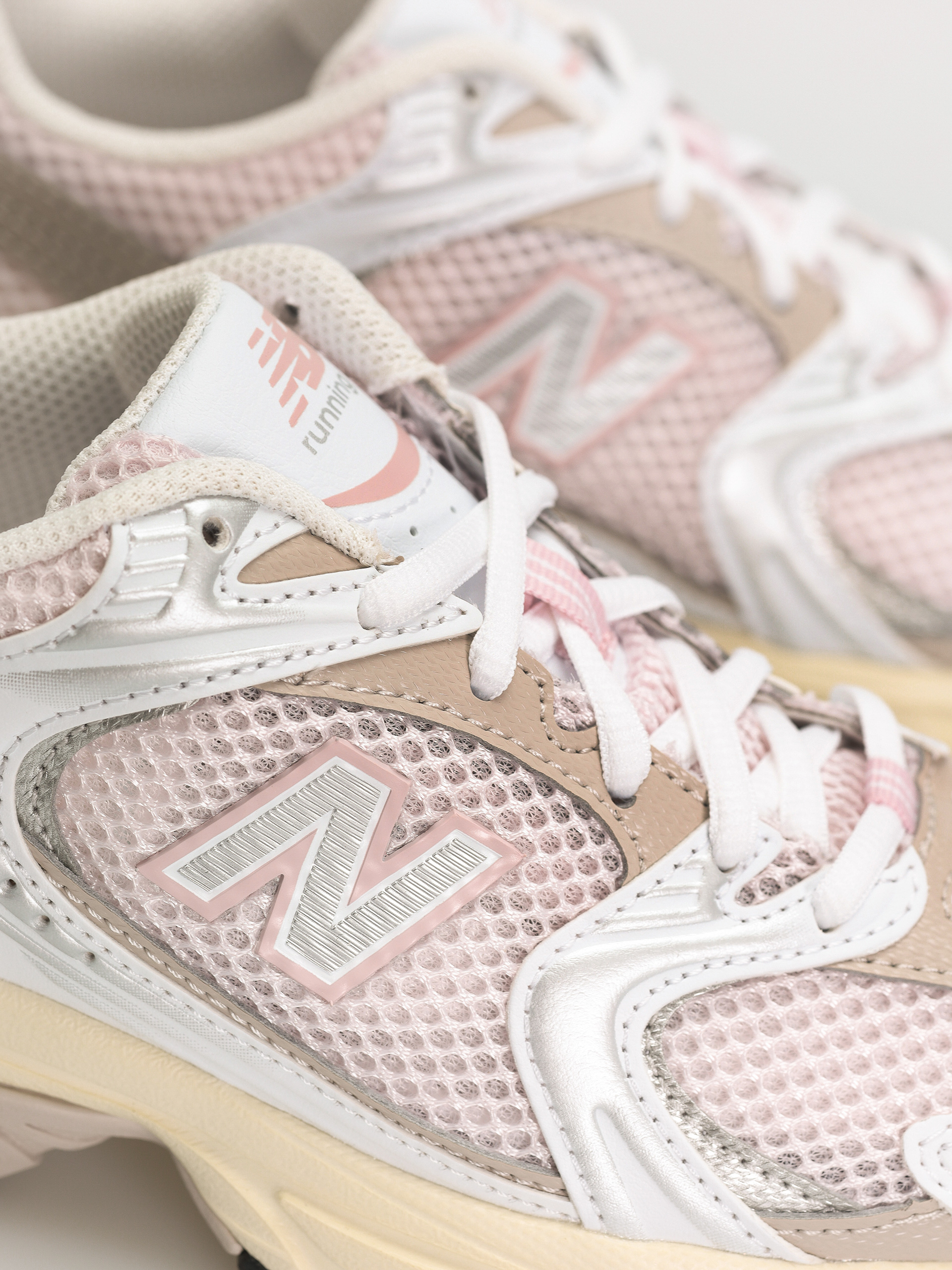 New Balance 530 Shoes (pink granite)