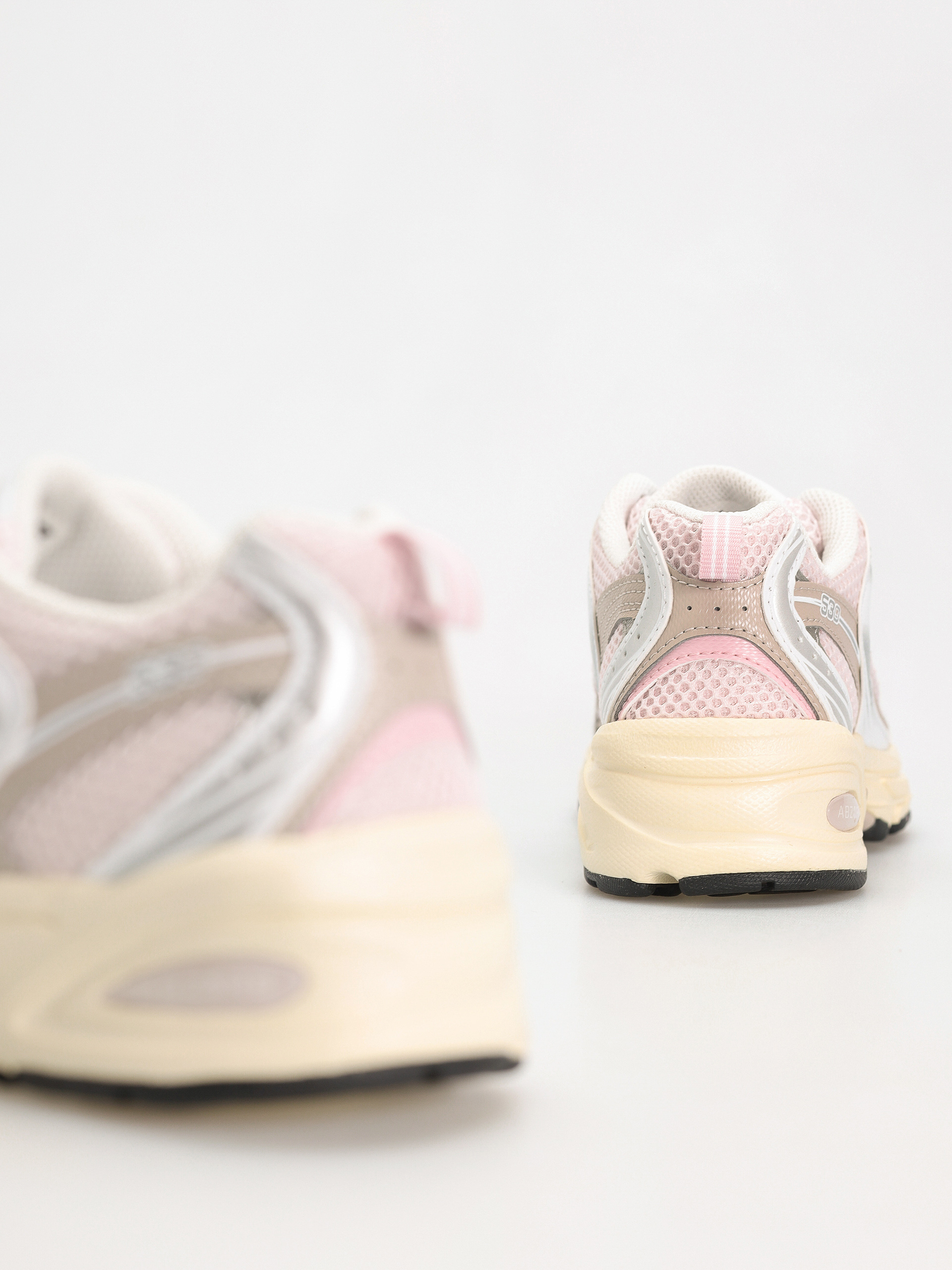 New Balance 530 Shoes (pink granite)