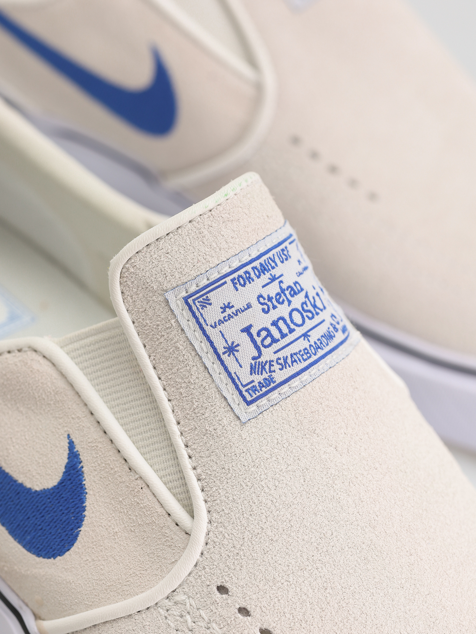 Nike SB Janoski+ Slip Shoes (summit white/hyper royal summit white)